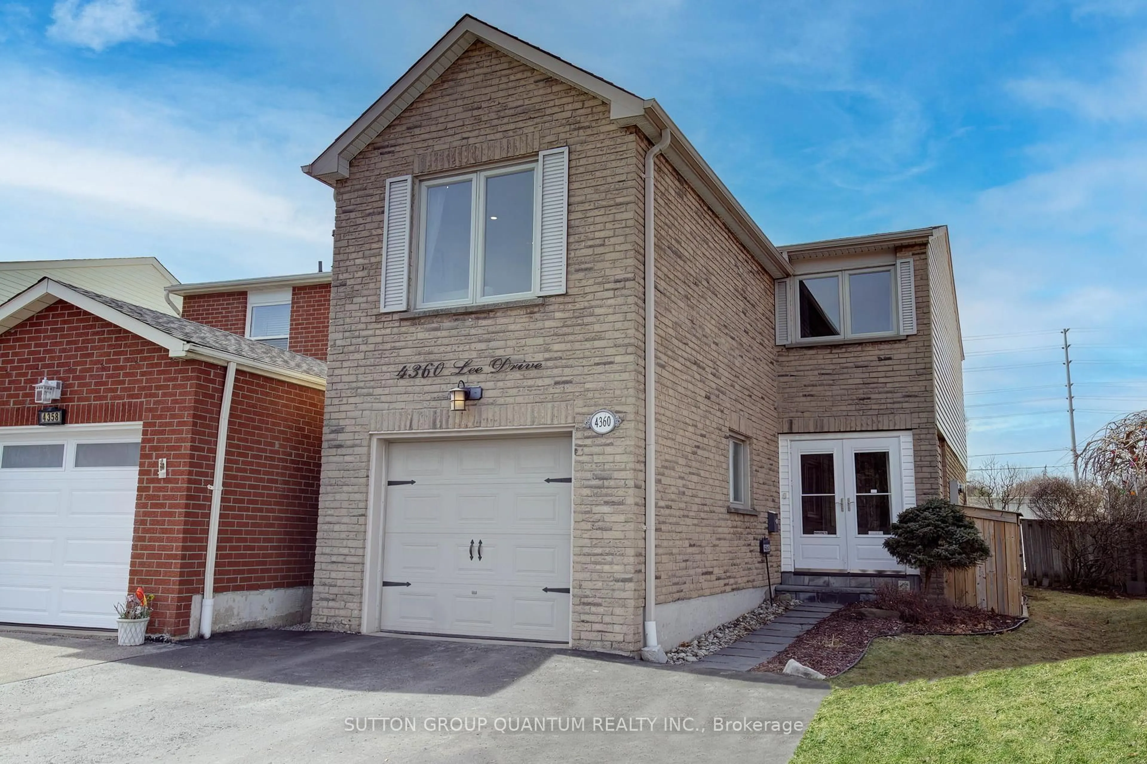 Home with brick exterior material, street for 4360 Lee Dr, Mississauga Ontario L4W 4A8