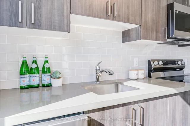 Additional property image - 556 Marlee Ave Unit 205