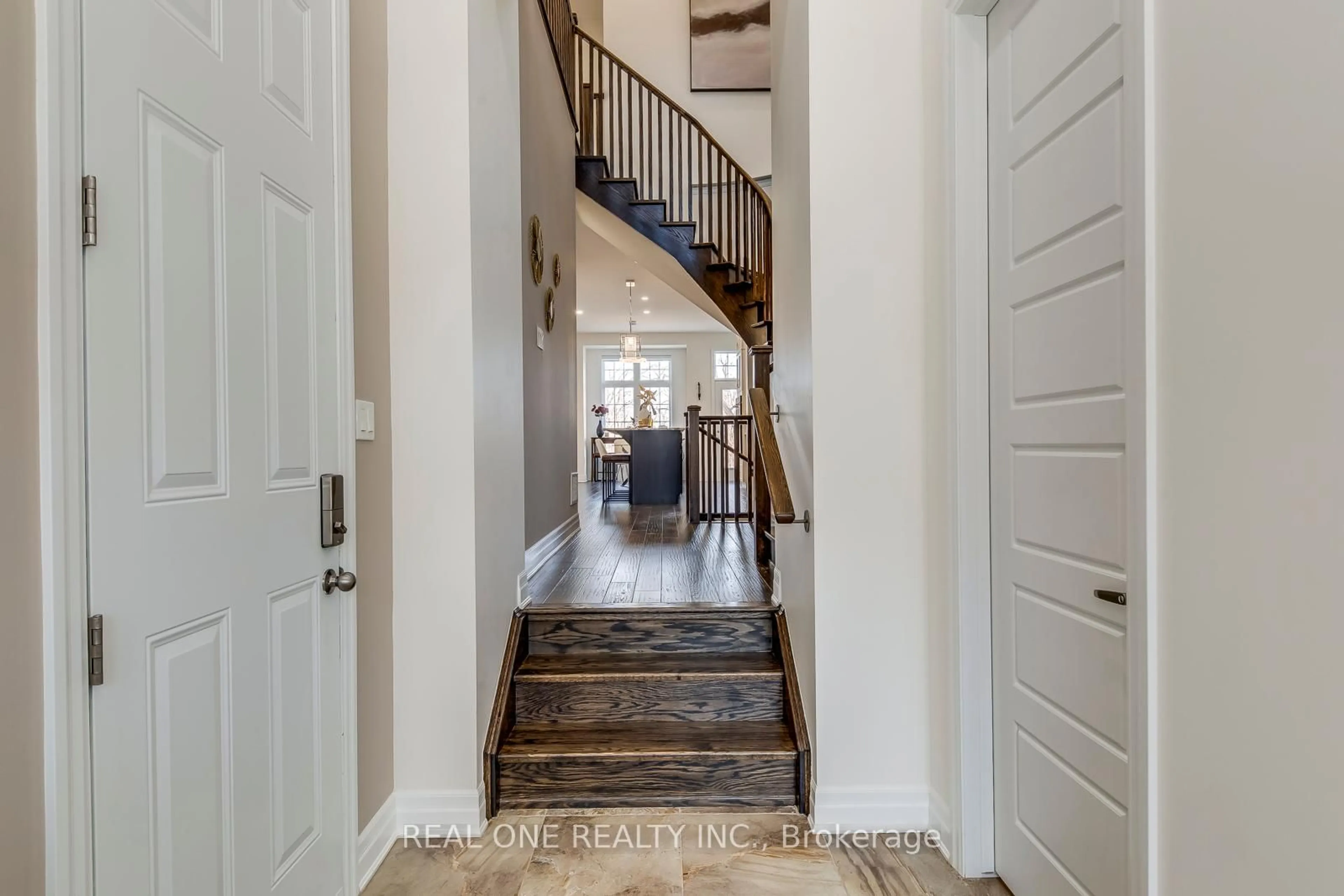 Indoor entryway for 1249 Sweetfern Cres, Milton Ontario L9E 1M1