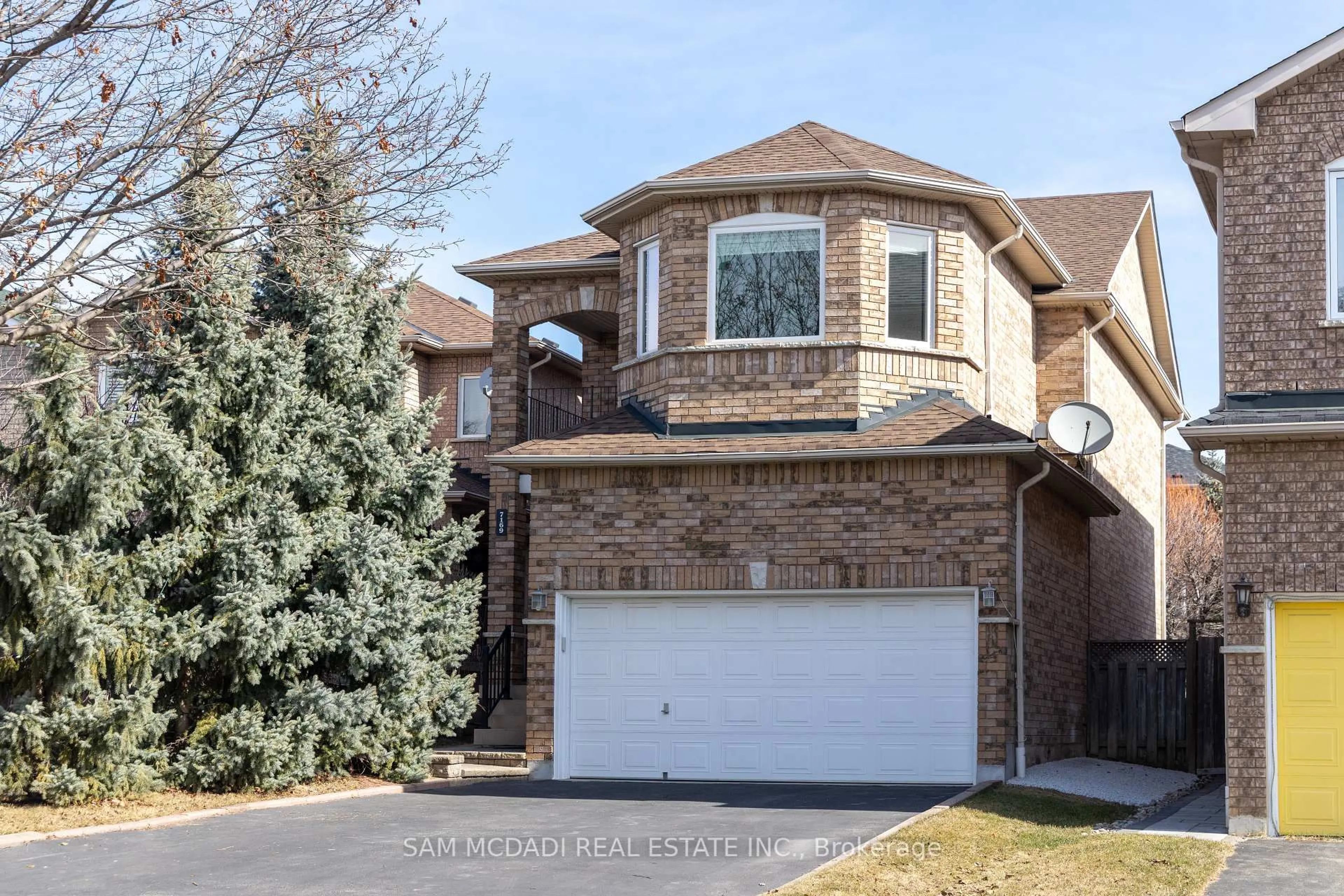 Home with brick exterior material, street for 7169 Para Pl, Mississauga Ontario L5W 1L5