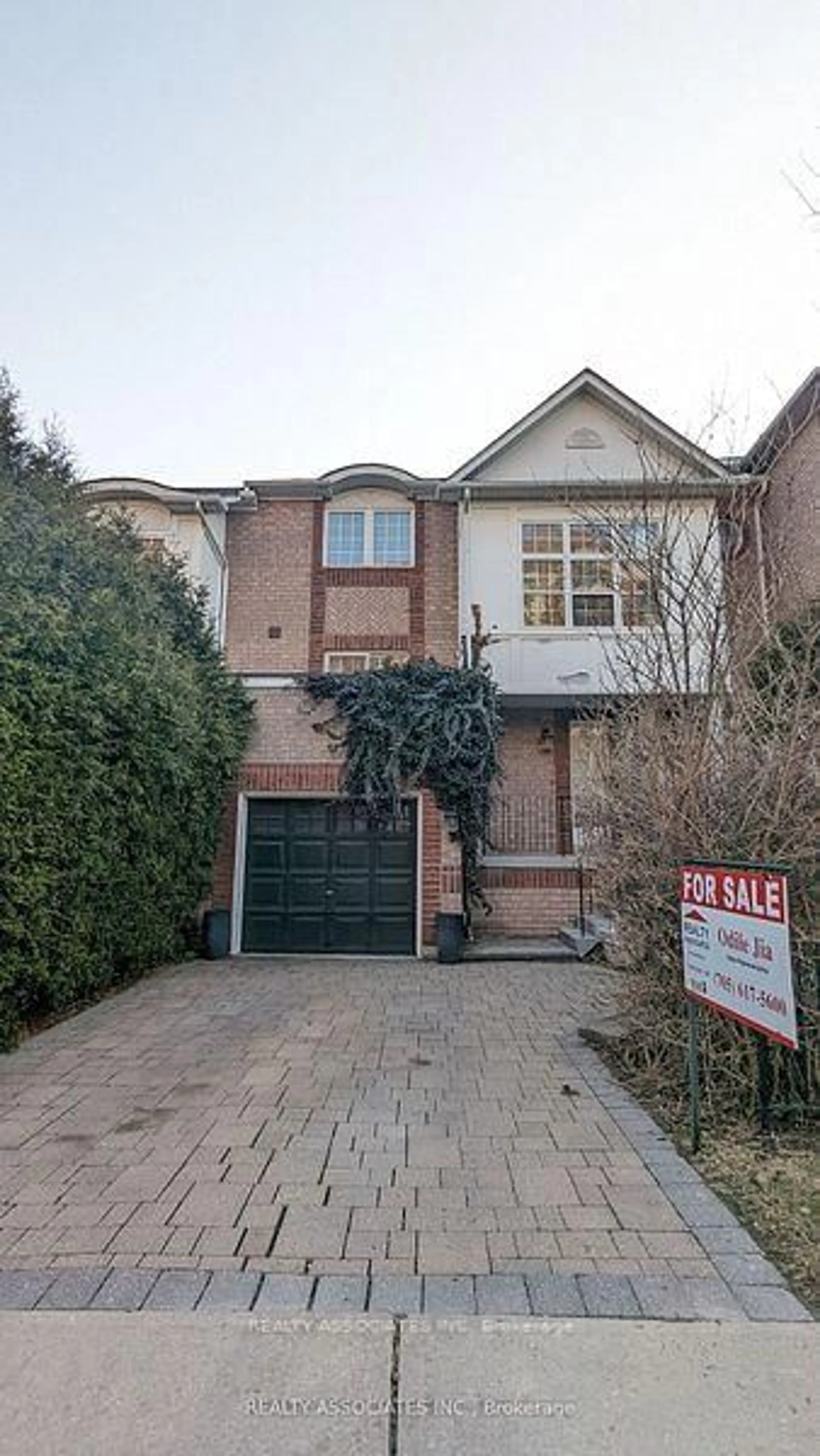 Home with brick exterior material, street for 199 Hillcrest Ave #38, Mississauga Ontario L5B 4L5