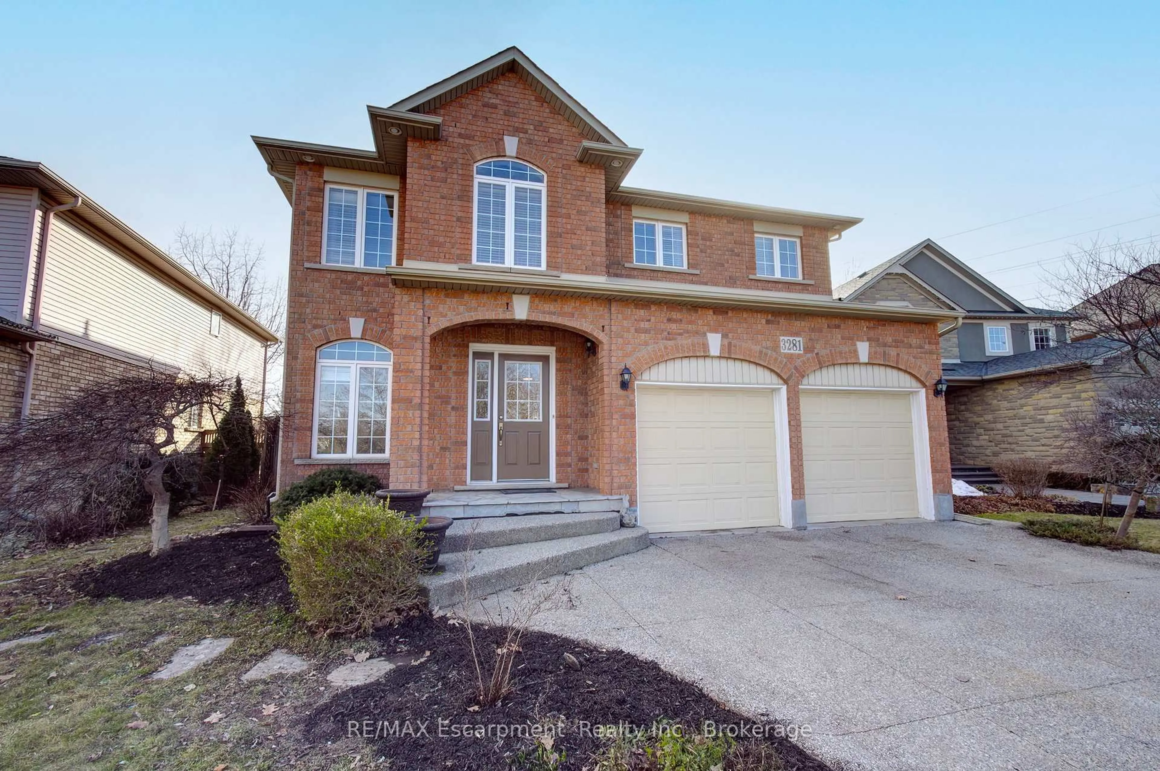 Home with brick exterior material, street for 3281 Star Lane, Burlington Ontario L7M 5A4