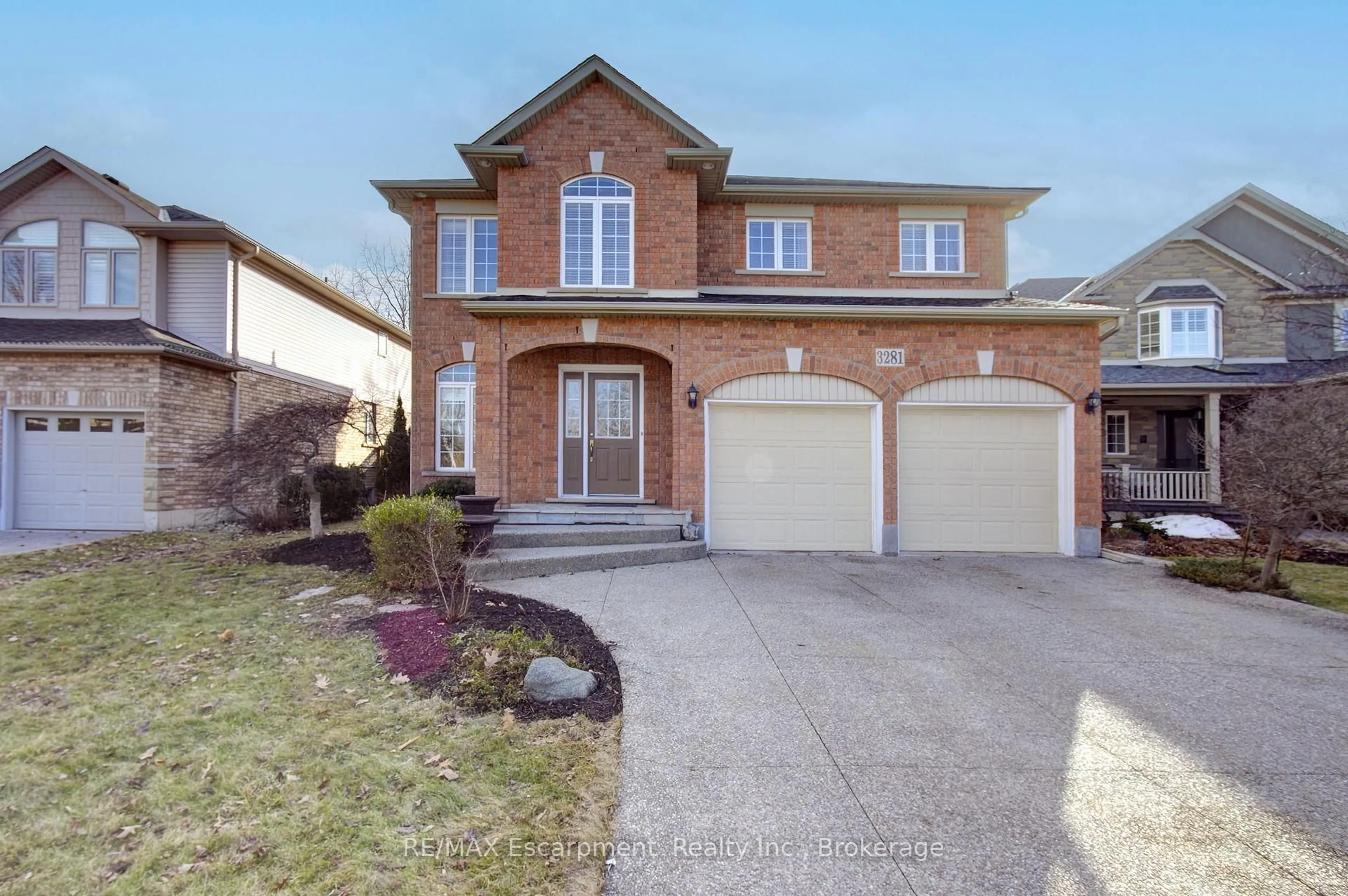 Home with brick exterior material, street for 3281 Star Lane, Burlington Ontario L7M 5A4