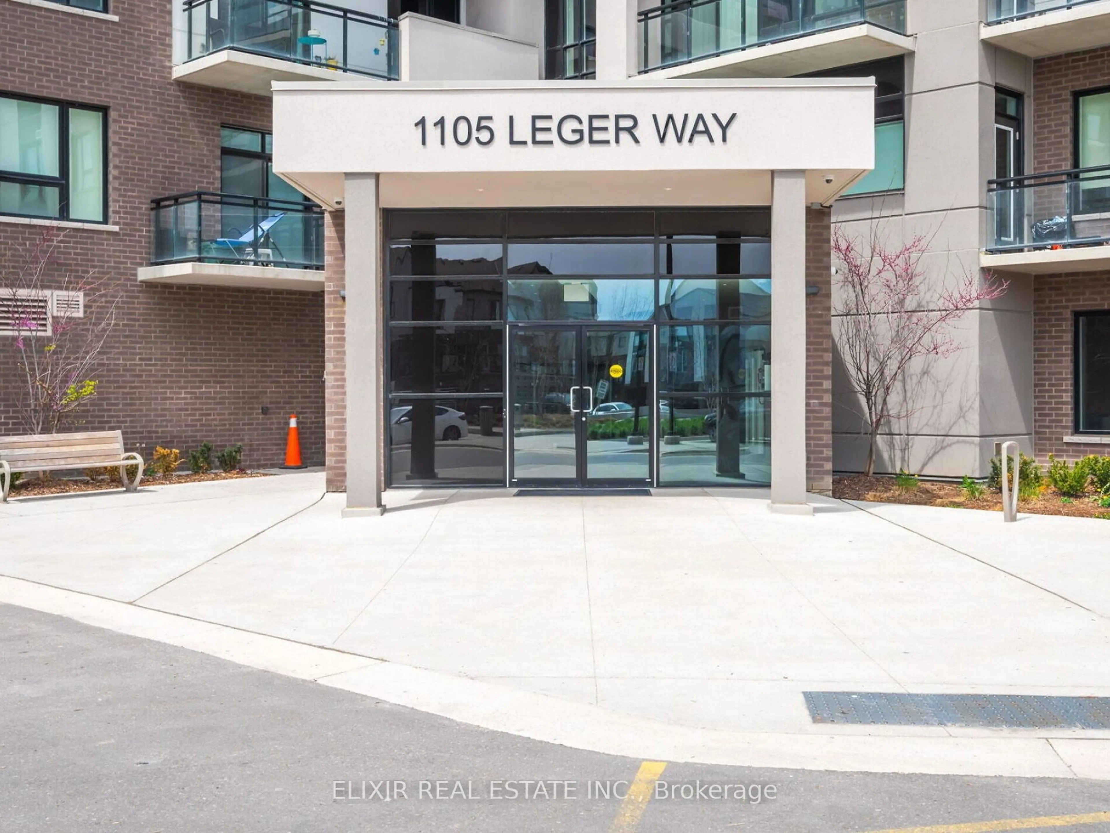 Indoor foyer for 1105 Leger Way #129, Milton Ontario L9E 1K7