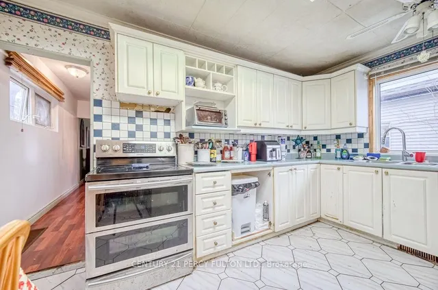 Additional property image - 143 Hatherley Rd