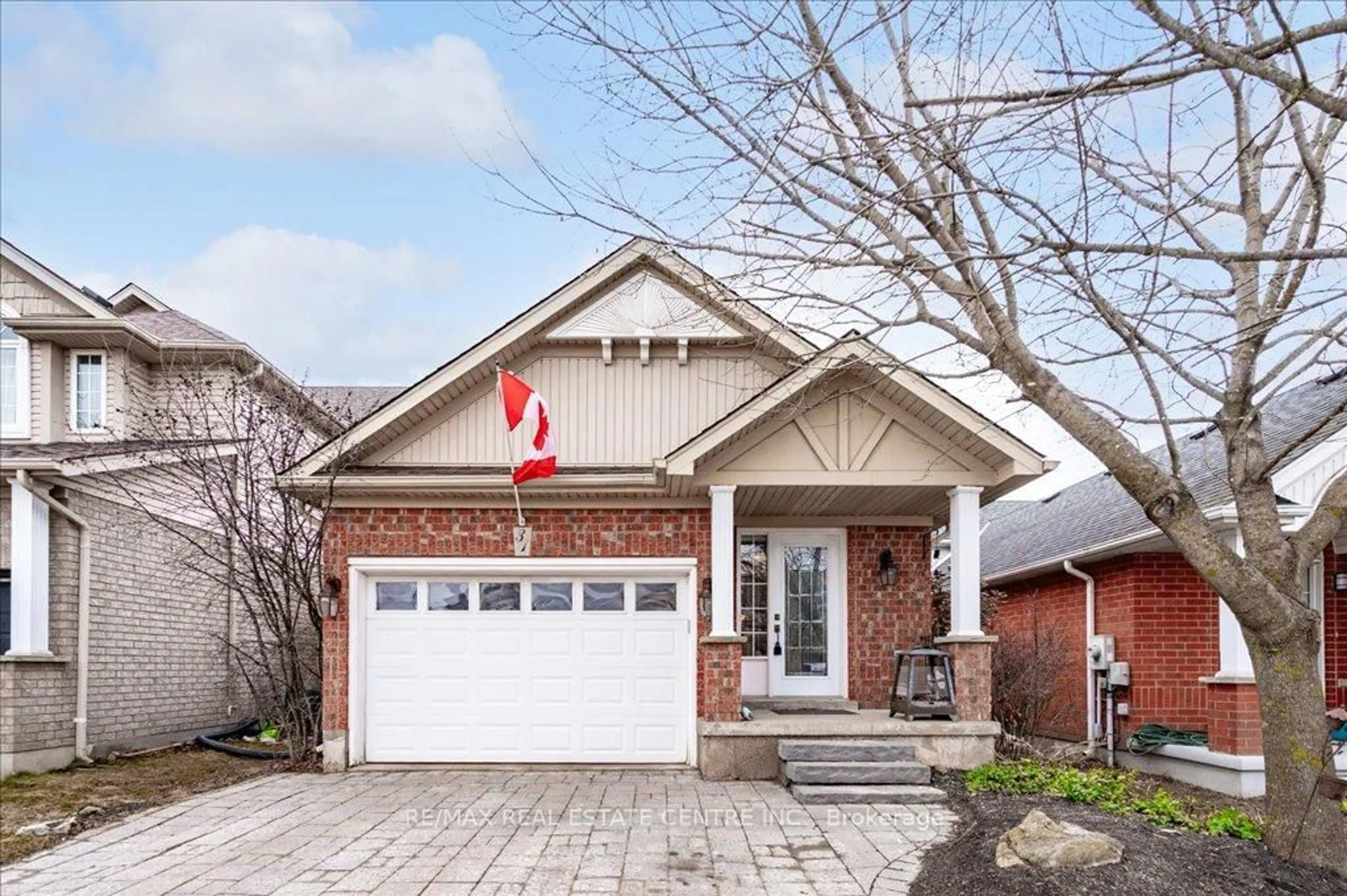 Home with brick exterior material, street for 31 Fendley Rd, Orangeville Ontario L9W 5C6