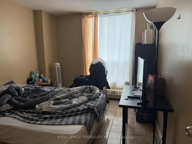 Additional property image - 15 London Green Crt Unit 409