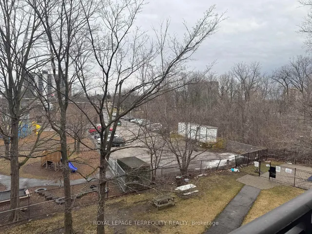 Additional property image - 15 London Green Crt Unit 409
