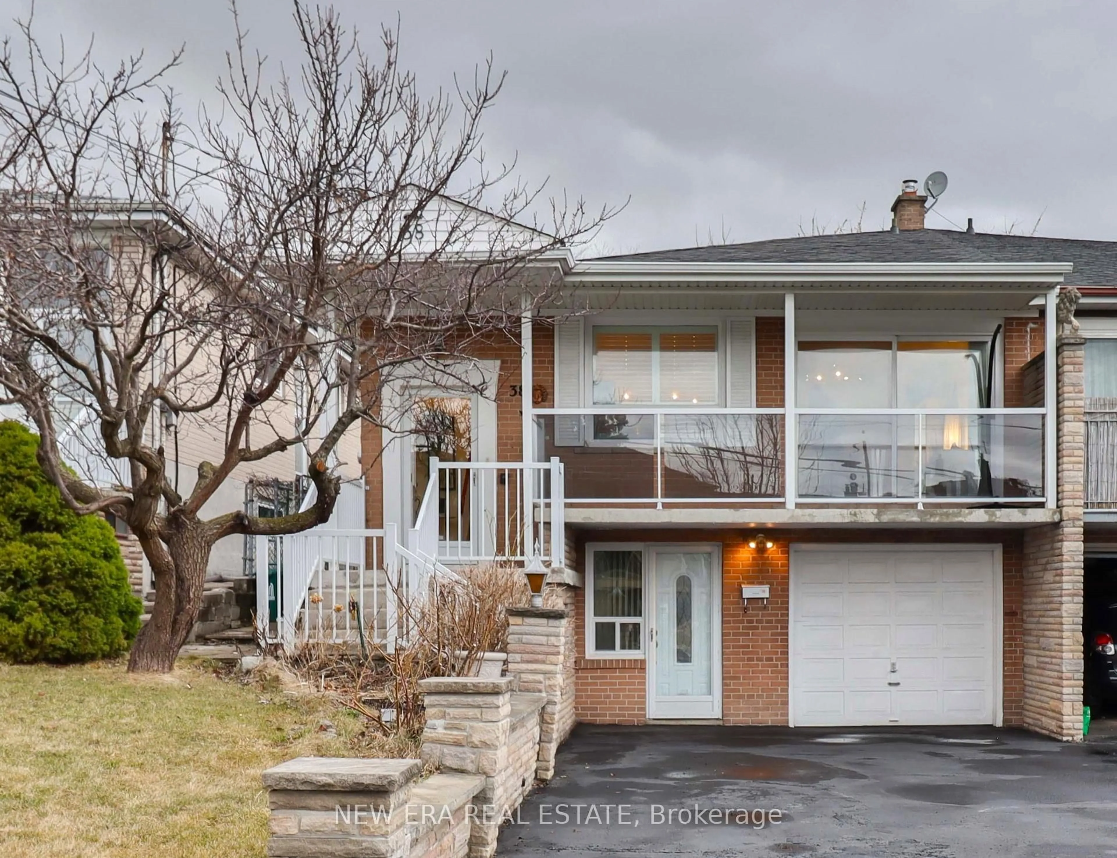 Home with vinyl exterior material, street for 38 Bengal Crt, Toronto Ontario M3L 1X9