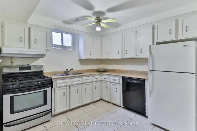 Additional property image - 38 Bengal Crt