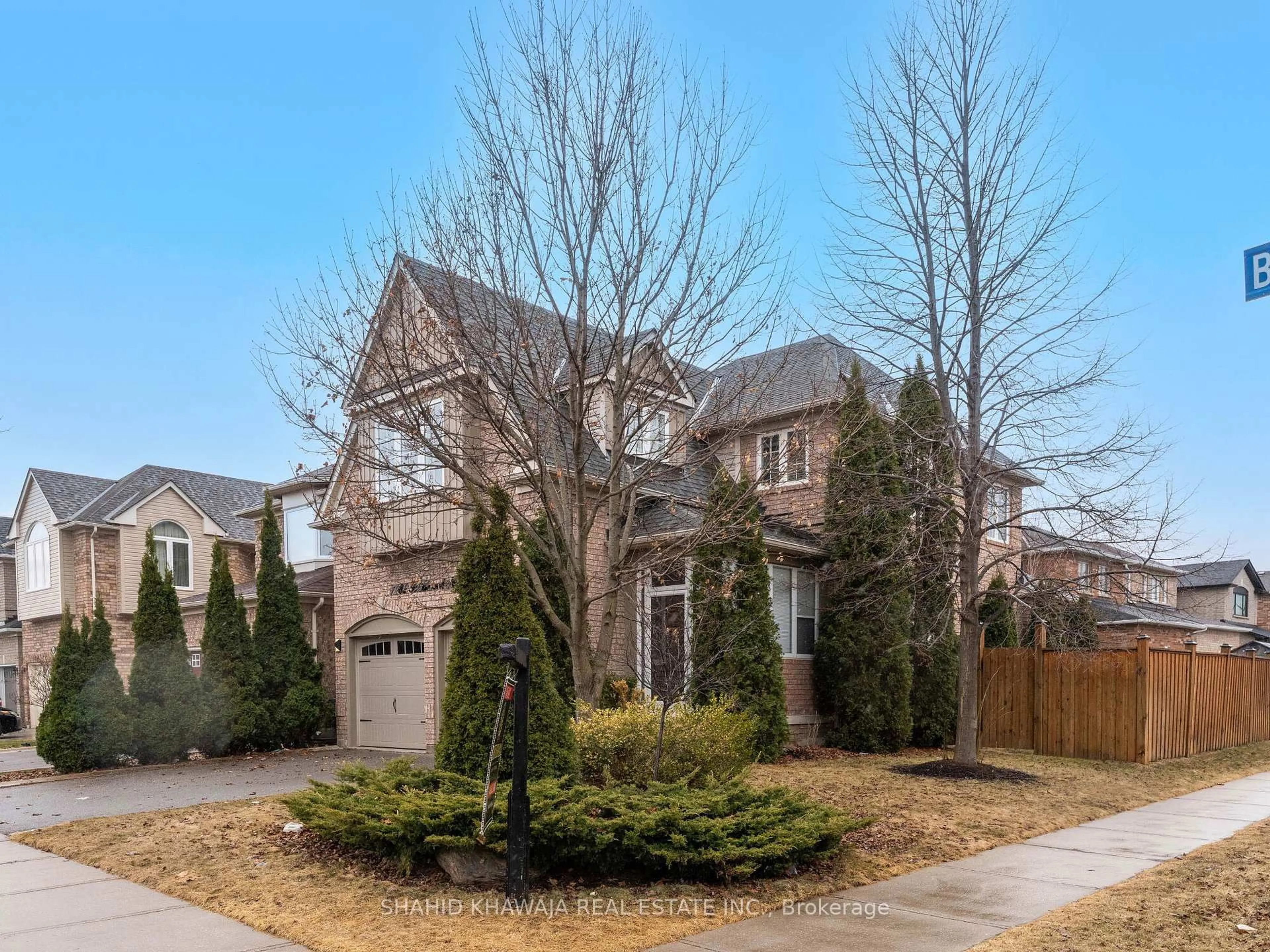 Home with brick exterior material, street for 7282 Blackwood Mews, Mississauga Ontario L5N 8G9