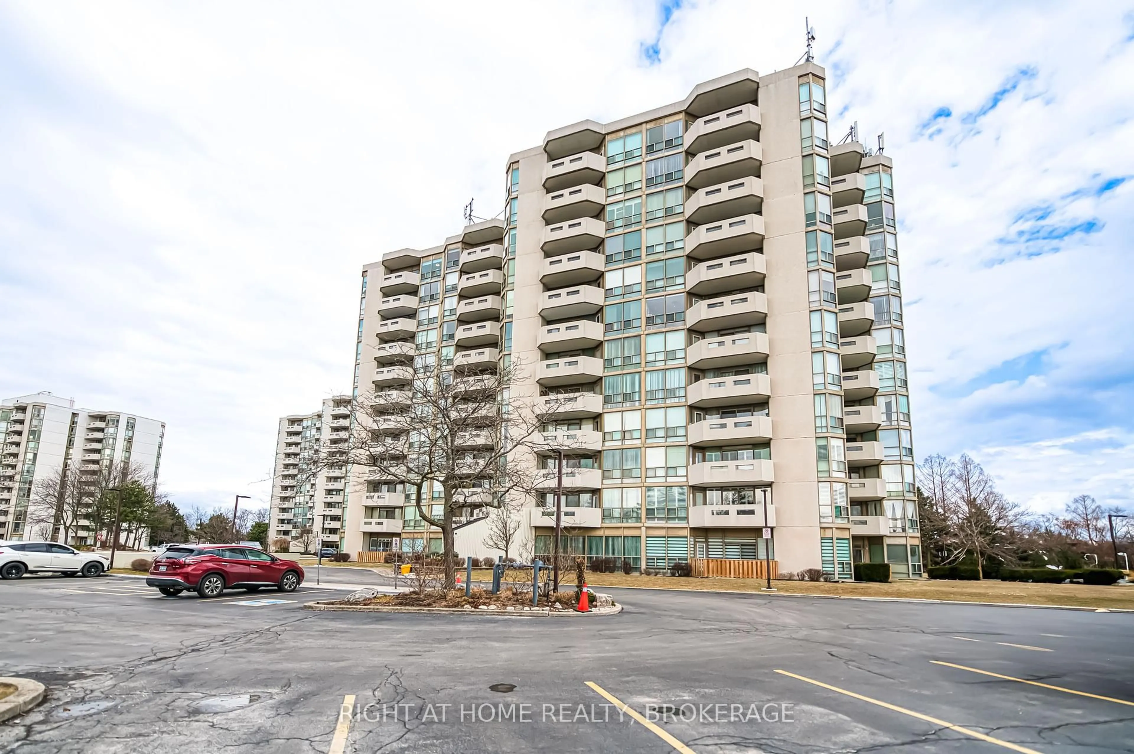 Unknown for 5070 Pinedale Ave #1004, Burlington Ontario L7L 5V6