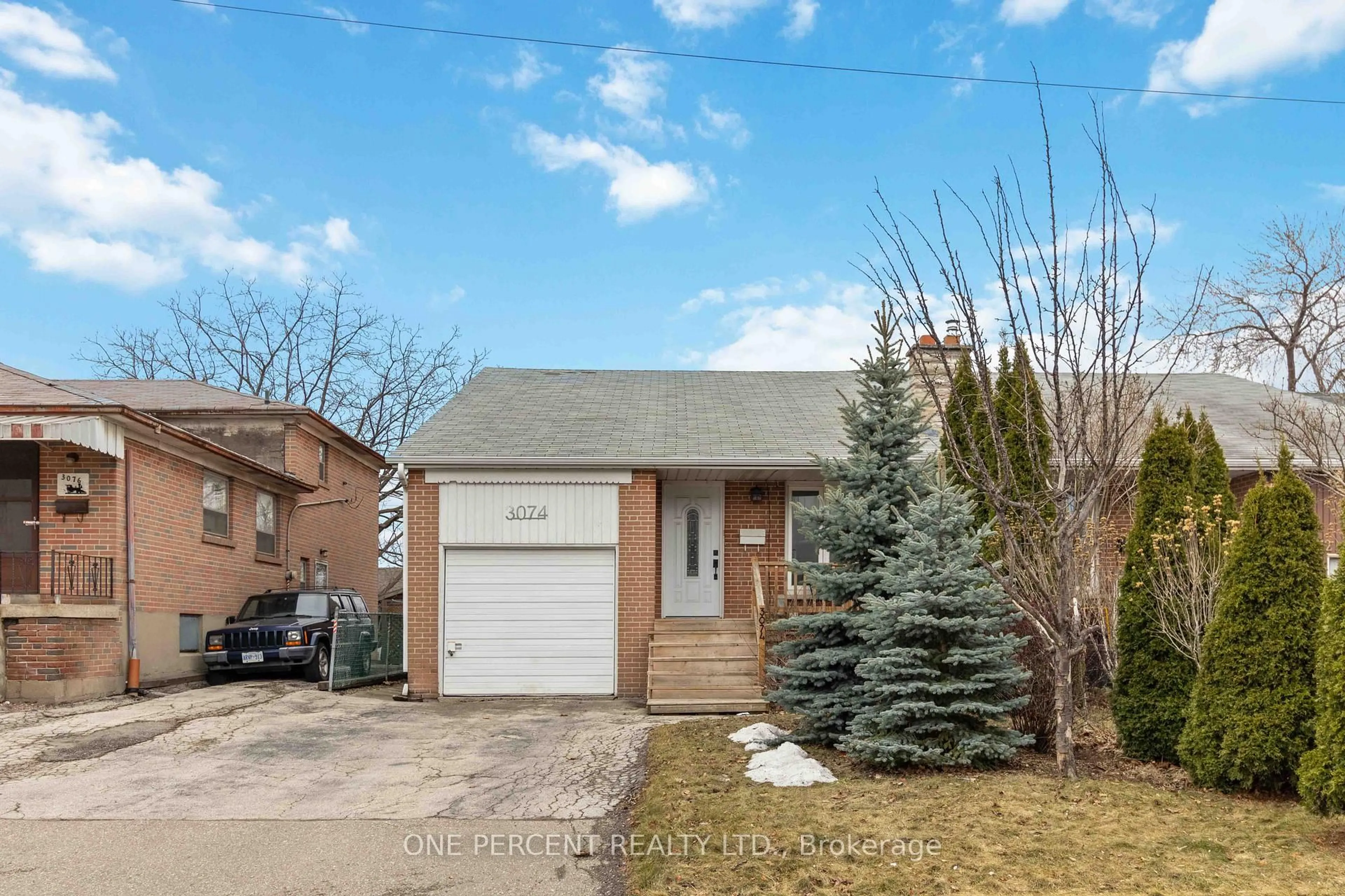 Home with brick exterior material, street for 3074 Merritt Ave, Mississauga Ontario L4T 1P2