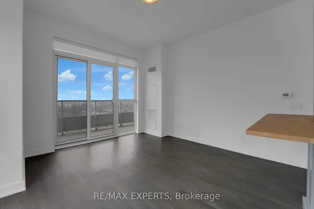 Additional property image - 251 Manitoba St Unit 1504