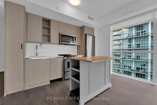 Additional property image - 251 Manitoba St Unit 1504