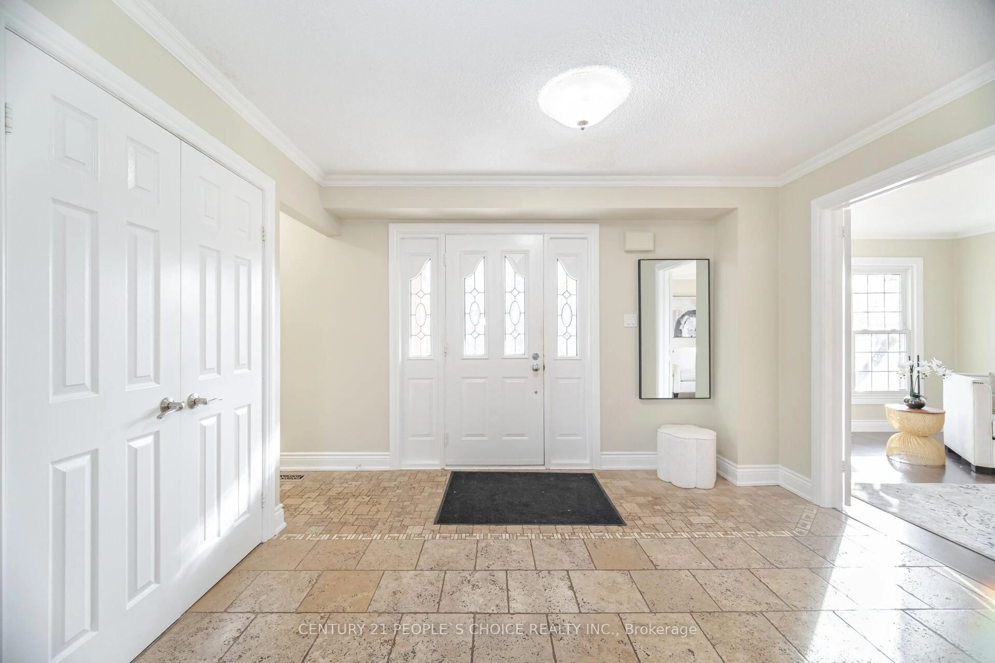 Indoor entryway for 241 Mississaga St, Oakville Ontario L6L 3B1