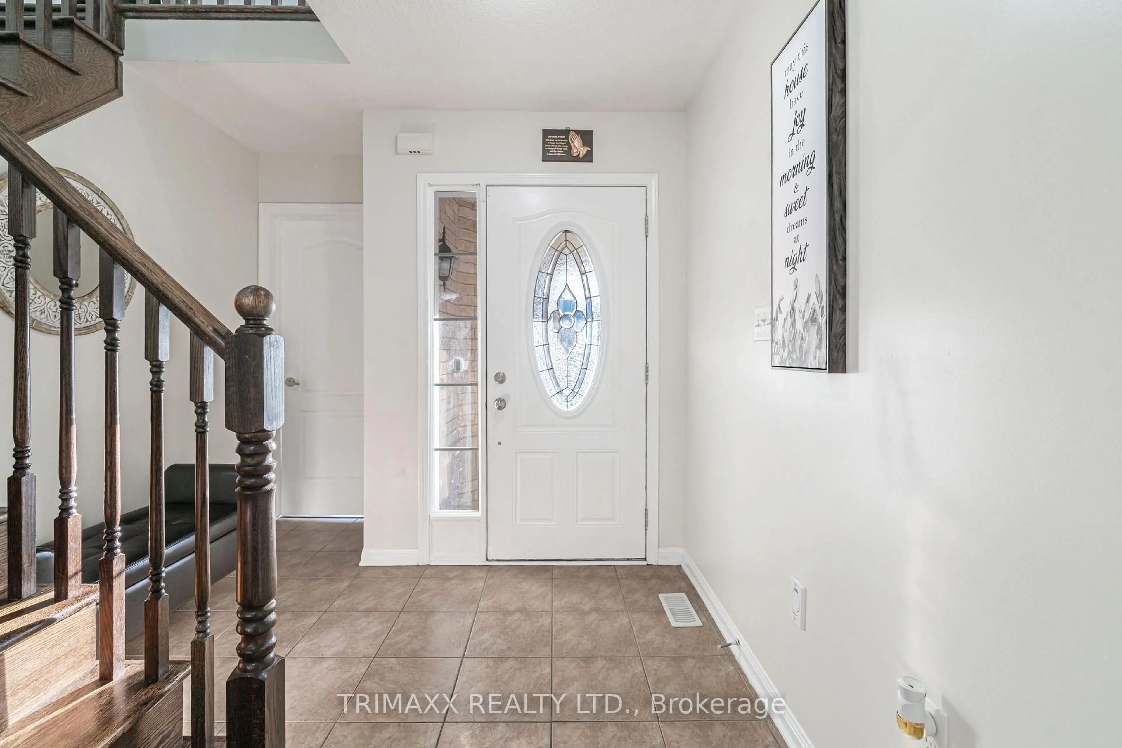 Indoor entryway for 68 Biddens Sq, Brampton Ontario L6P 3P9