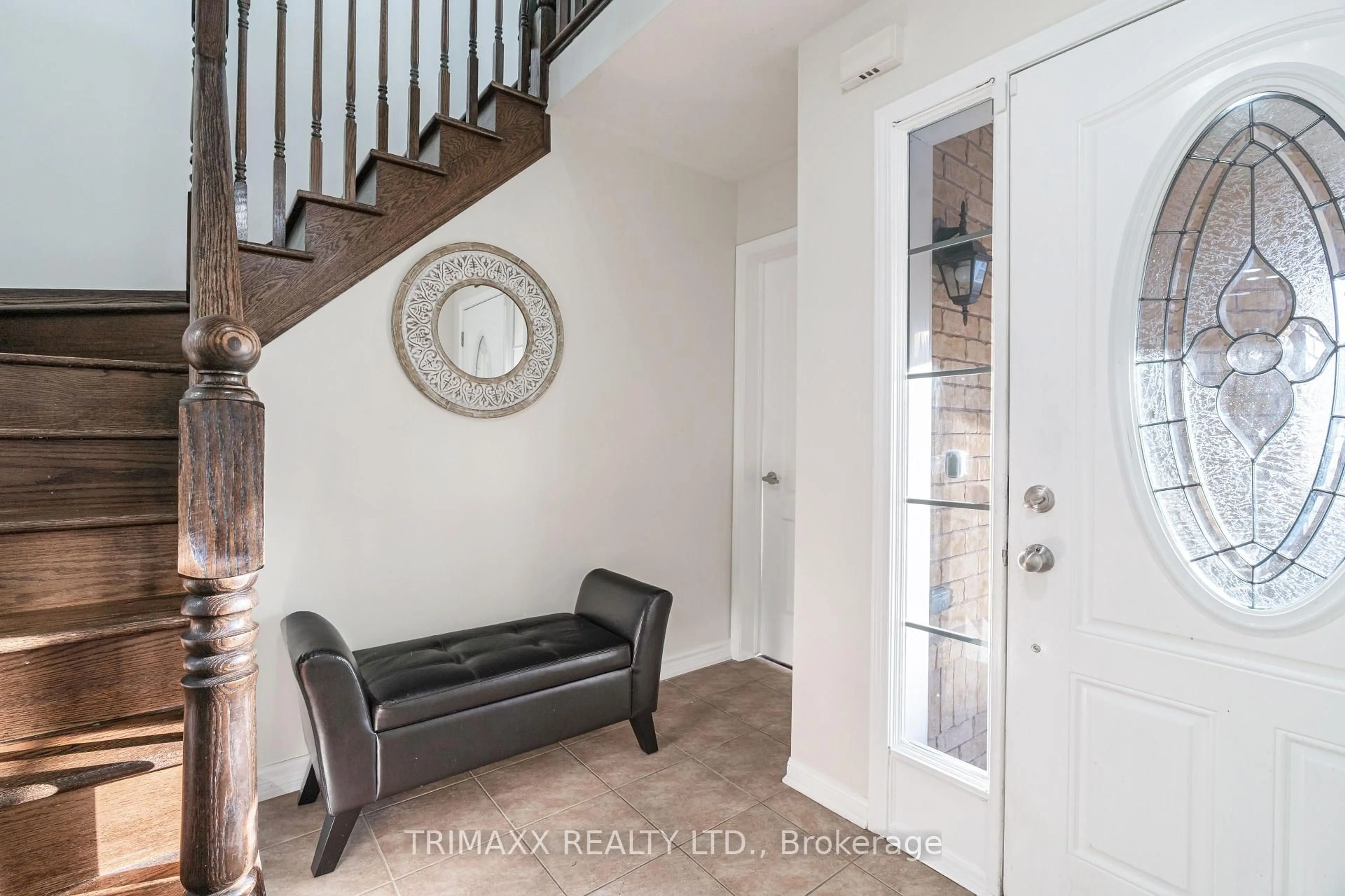 Indoor entryway for 68 Biddens Sq, Brampton Ontario L6P 3P9