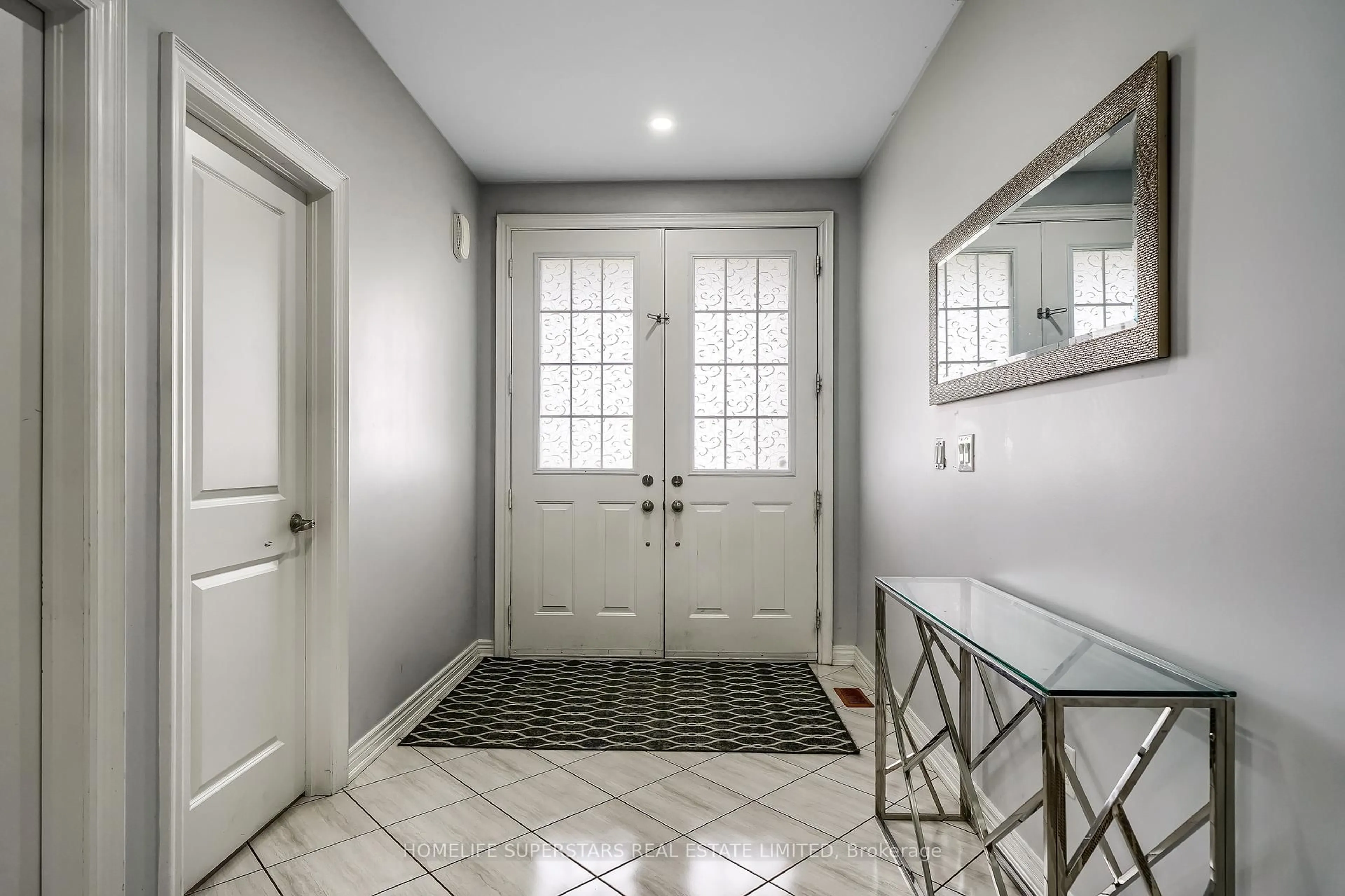 Indoor entryway for 26 Forsyth Cres, Brampton Ontario L6X 5N3