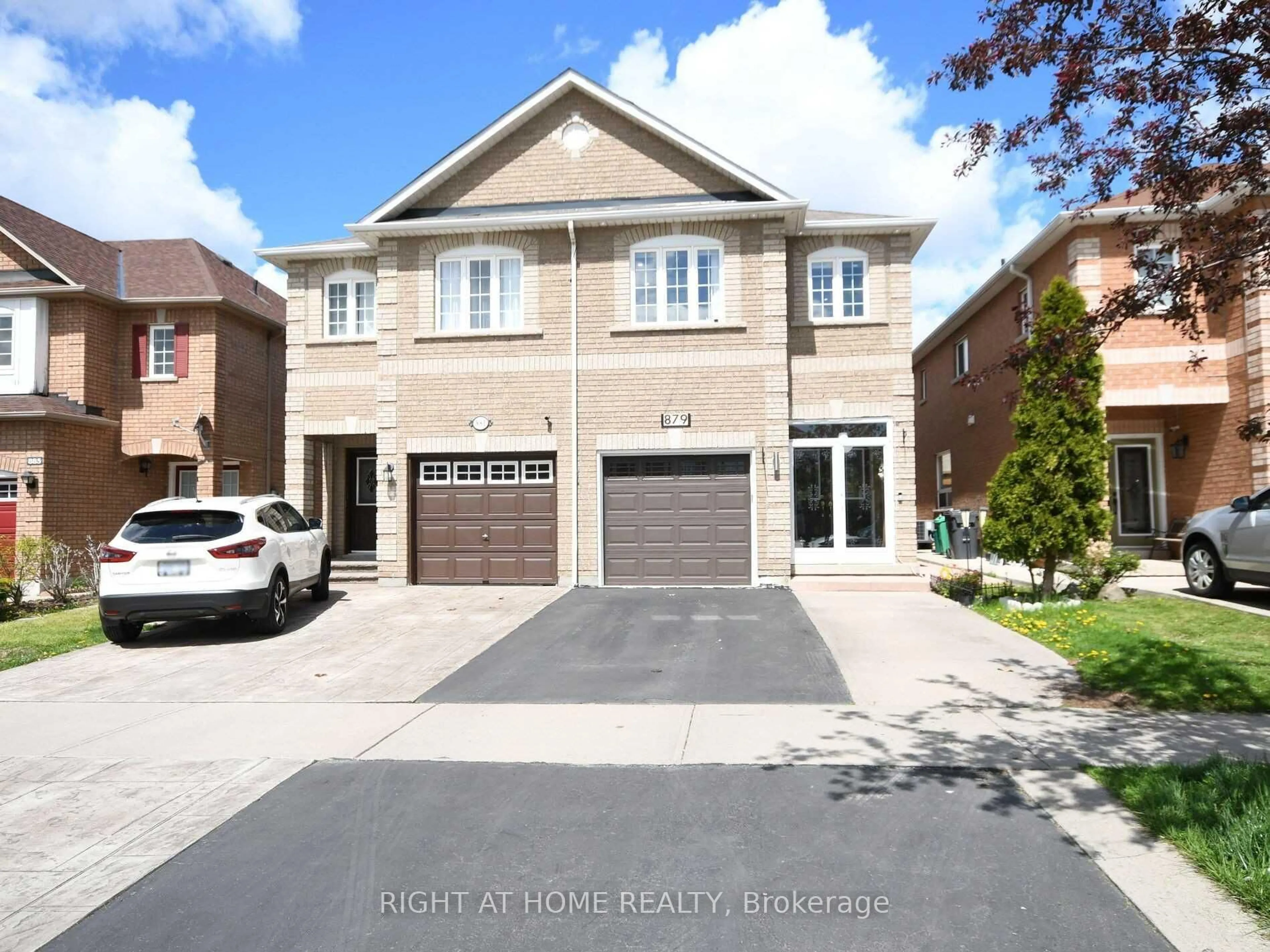 Home with brick exterior material, street for 879 ROGERSON Rd, Mississauga Ontario L5V 2X6