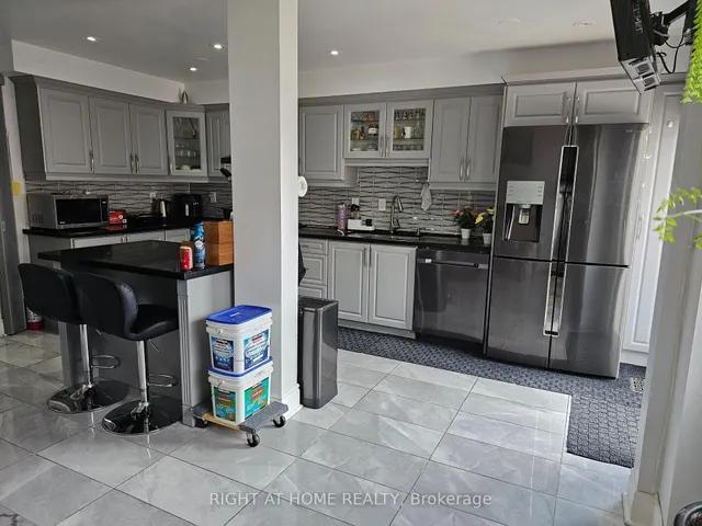 Additional property image - 879 ROGERSON Rd