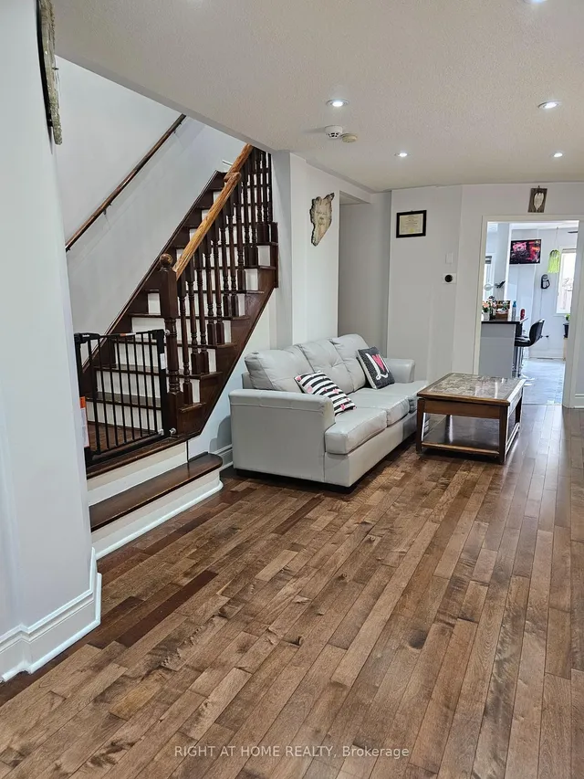 Additional property image - 879 ROGERSON Rd