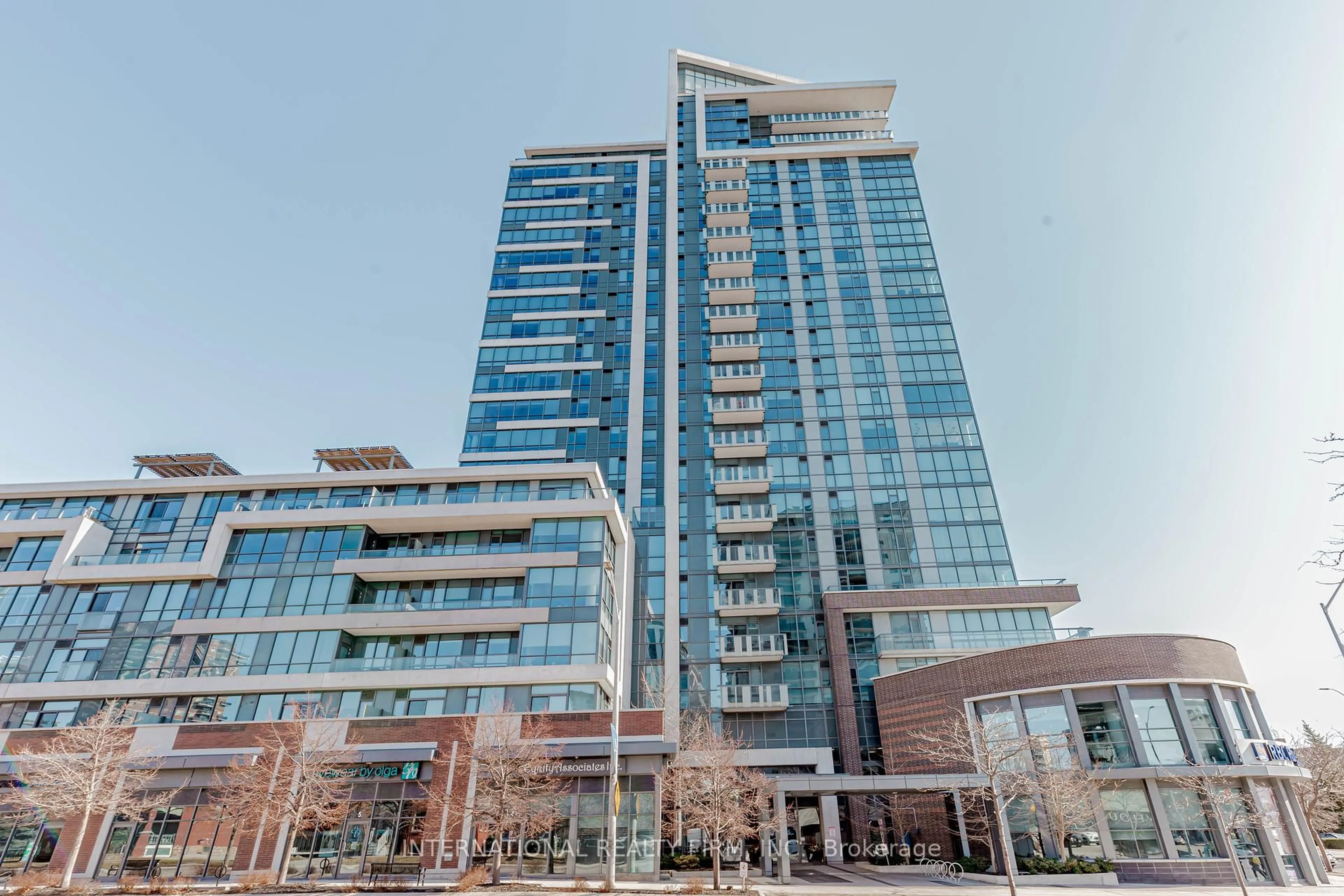 Indoor foyer for 1 Hurontario St #211, Mississauga Ontario L5G 0A3