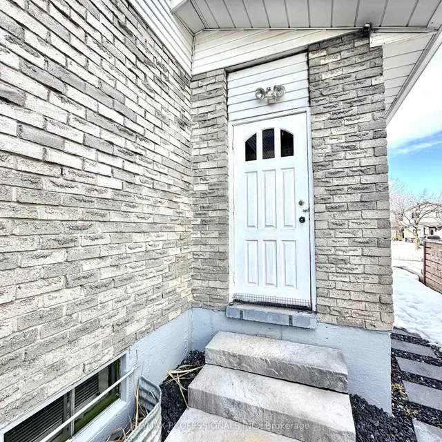 Additional image 32 of 2416 Malcolm Cres