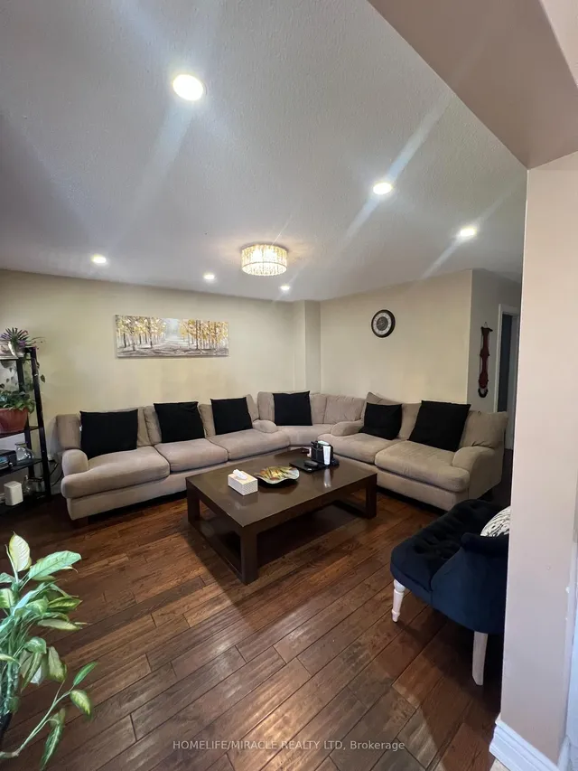 Additional image 20 of 53 Hiberton Cres