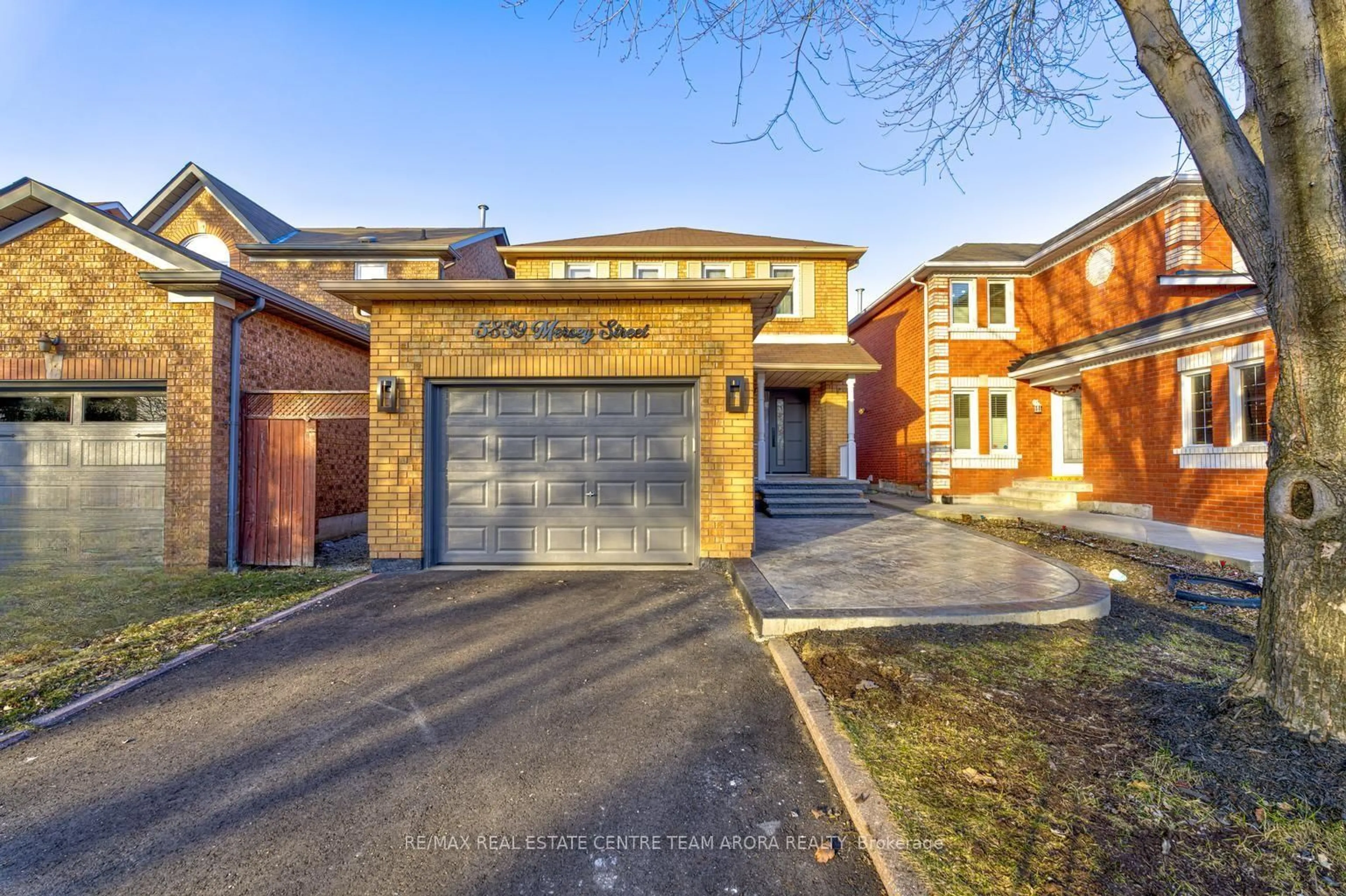 Home with brick exterior material, street for 5839 Mersey St, Mississauga Ontario L5V 1V9