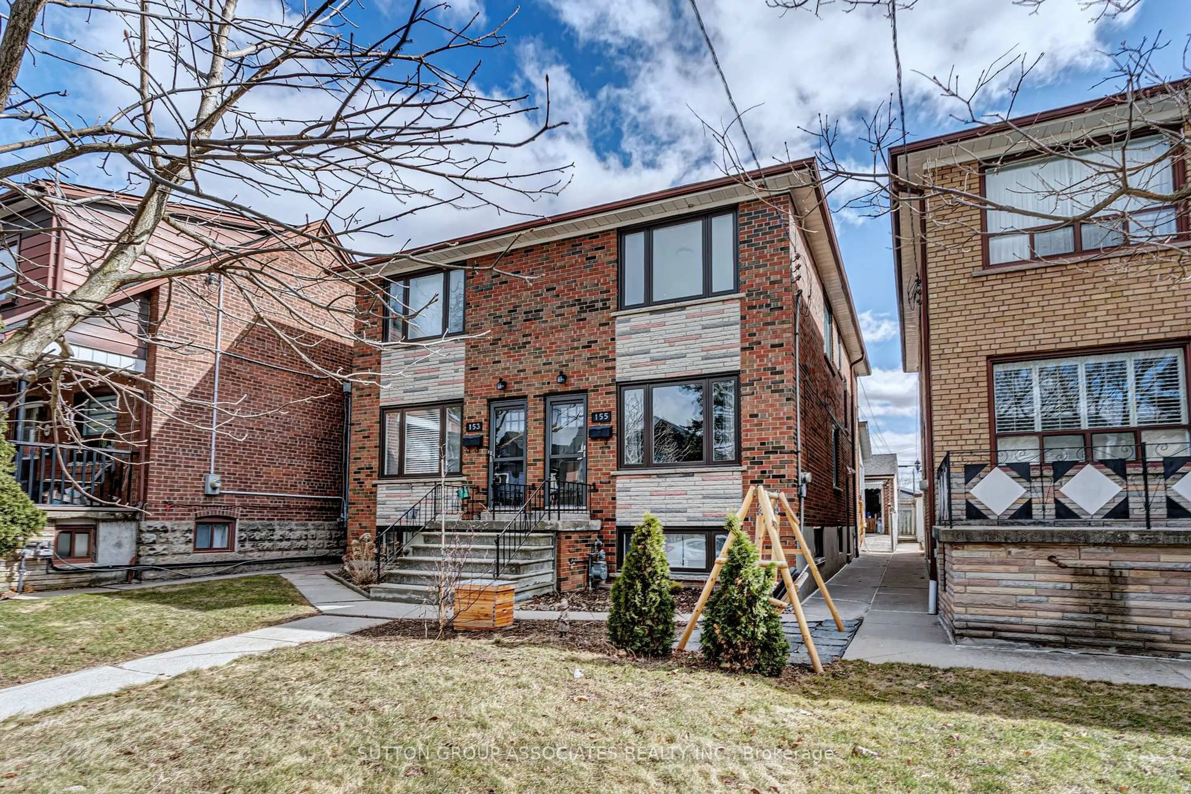 Home with brick exterior material, street for 155 Hope St, Toronto Ontario M6E 1K4