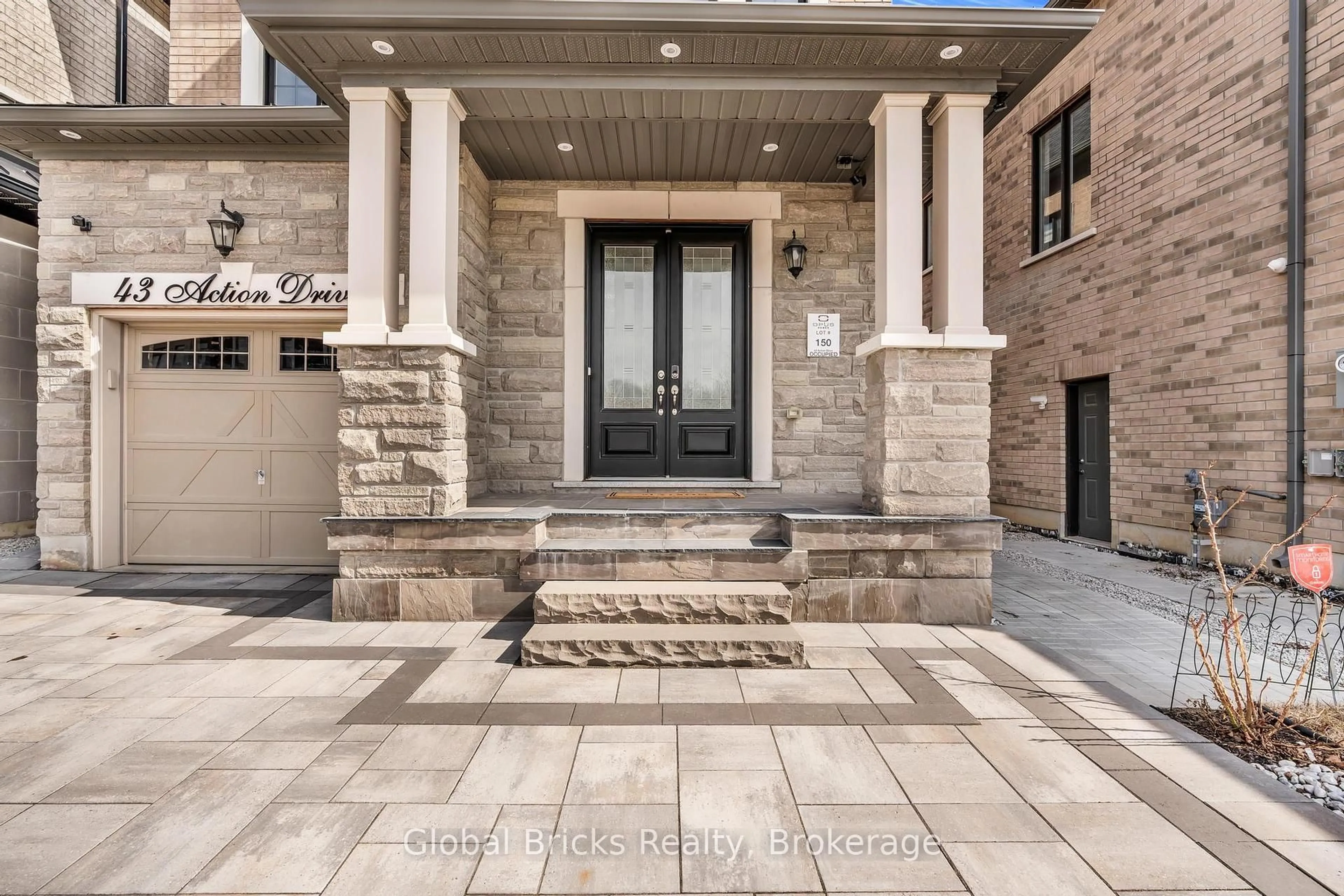 Indoor entryway for 43 Action Dr, Brampton Ontario L7A 5B2