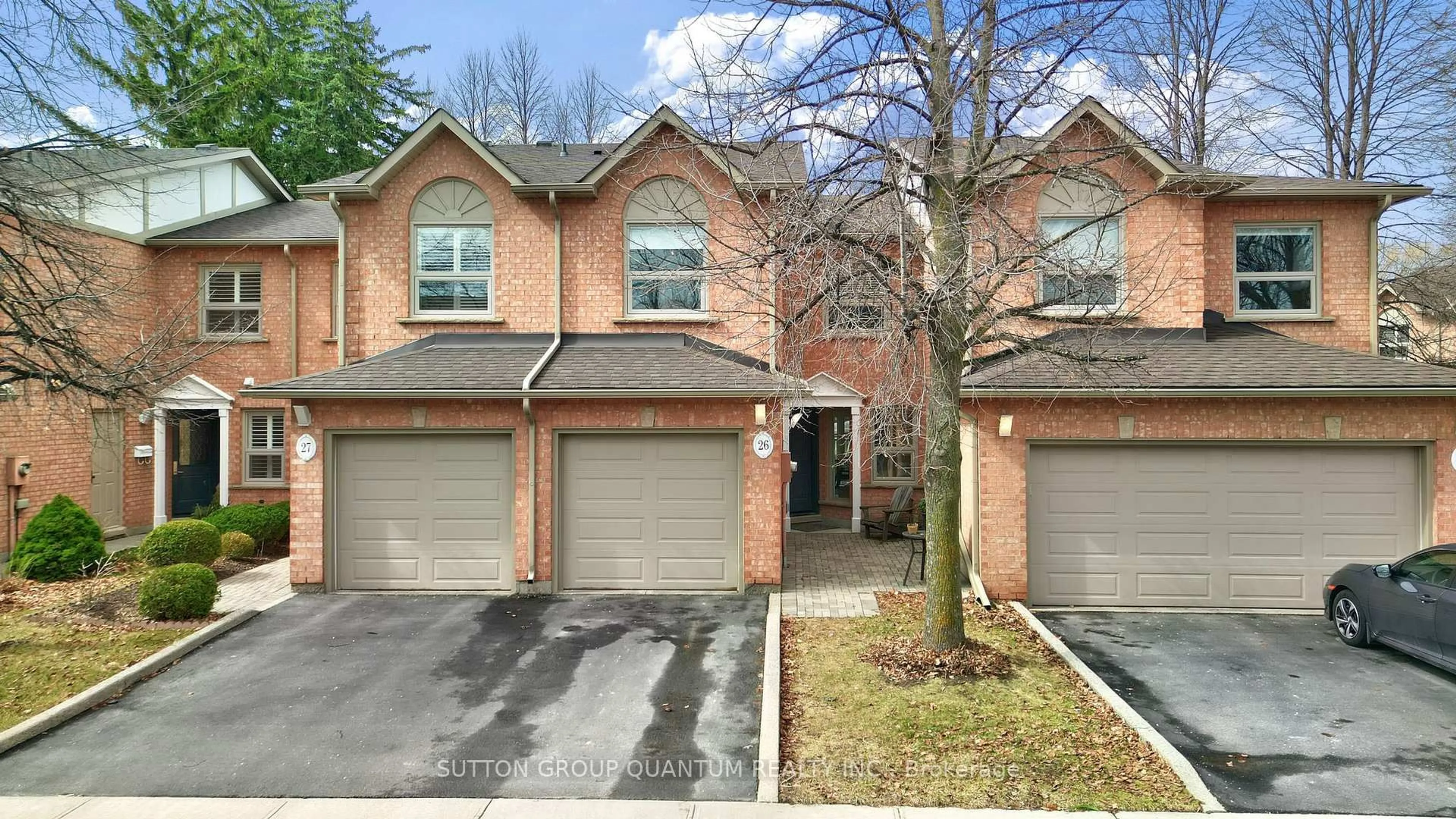 Home with brick exterior material, street for 2065 Sixth Line #26, Oakville Ontario L6H 5R8