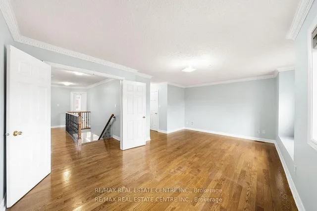 Additional image 24 of 49 Hollowgrove Blvd