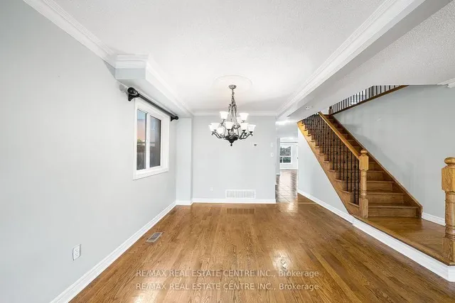 Additional image 35 of 49 Hollowgrove Blvd
