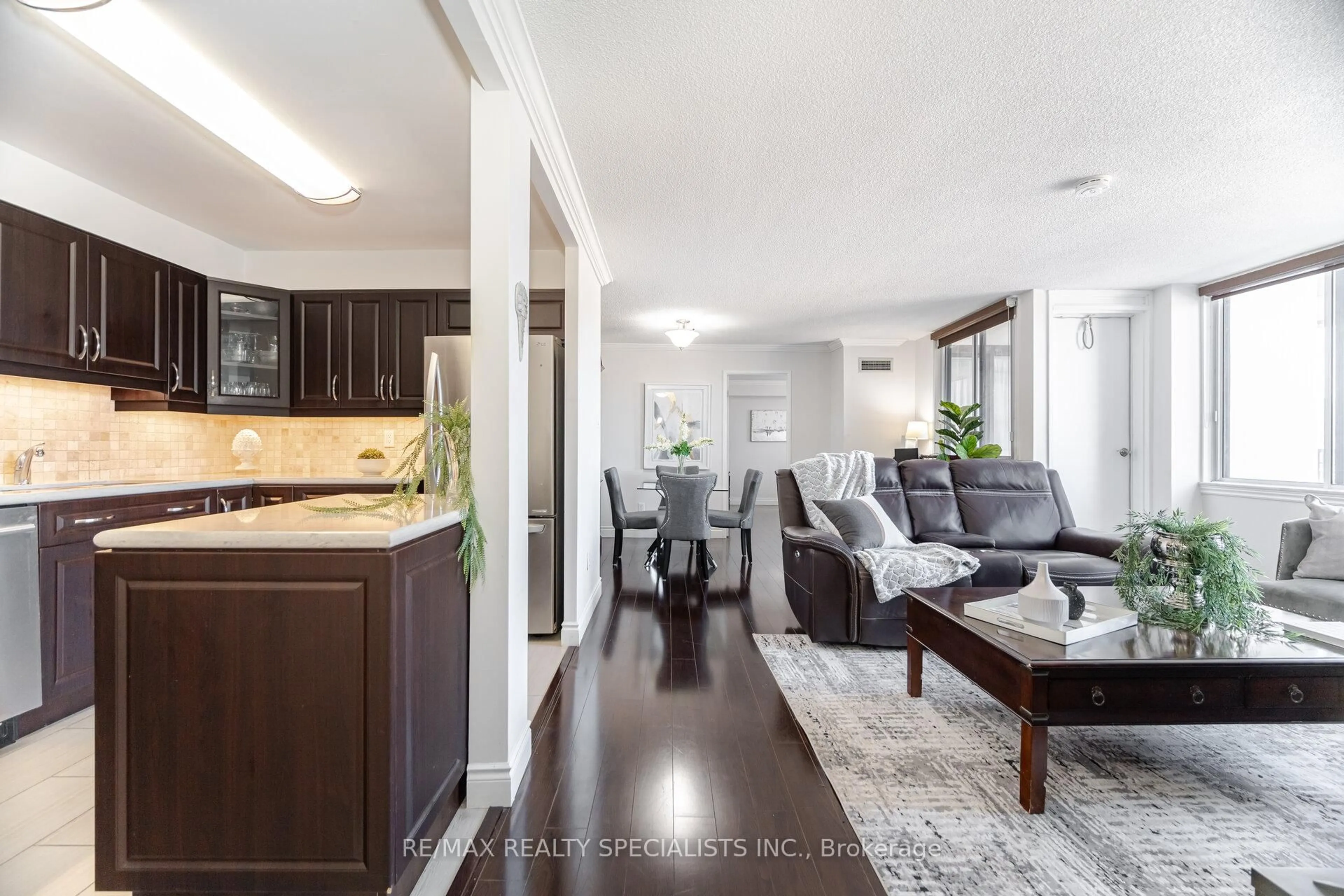 Open concept kitchen, unknown for 1320 Mississauga Valley Blvd #309, Mississauga Ontario L5A 3S9