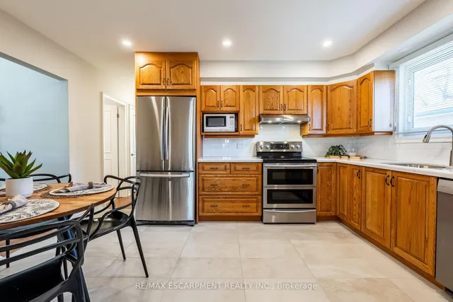 Additional property image - 648 THORNWOOD Ave