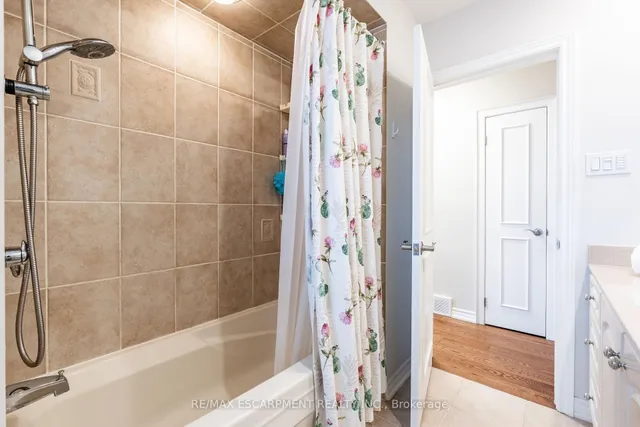 Additional property image - 648 THORNWOOD Ave