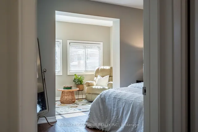 Additional property image - 648 THORNWOOD Ave