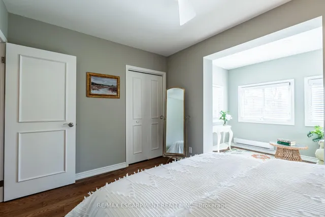 Additional property image - 648 THORNWOOD Ave