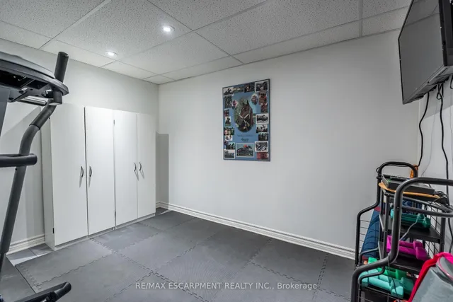 Additional property image - 648 THORNWOOD Ave