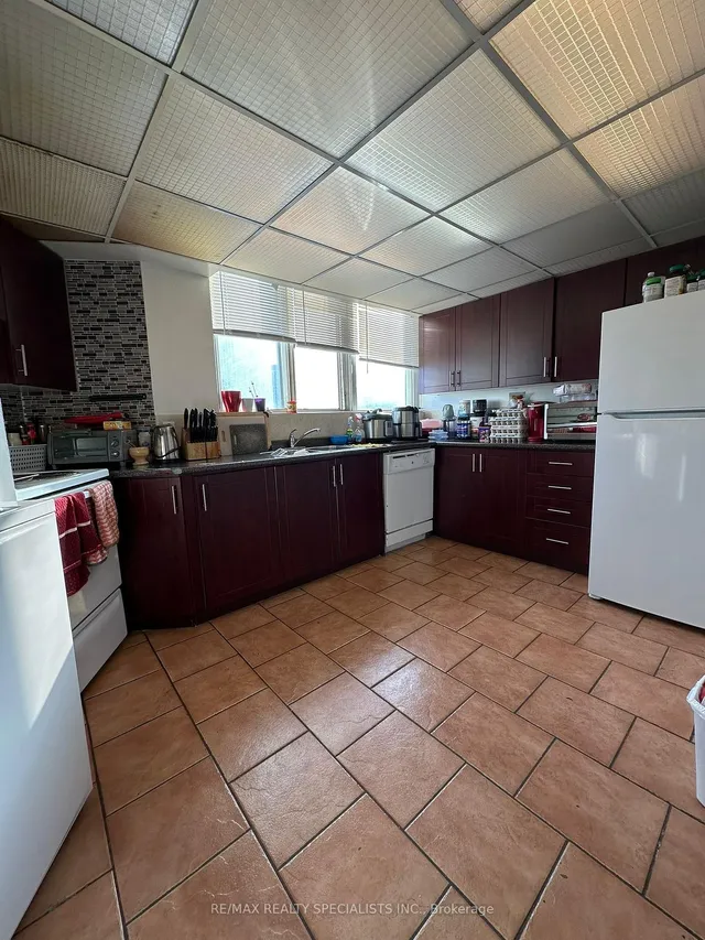 Additional property image - 3695 Kaneff Cres Unit 1602