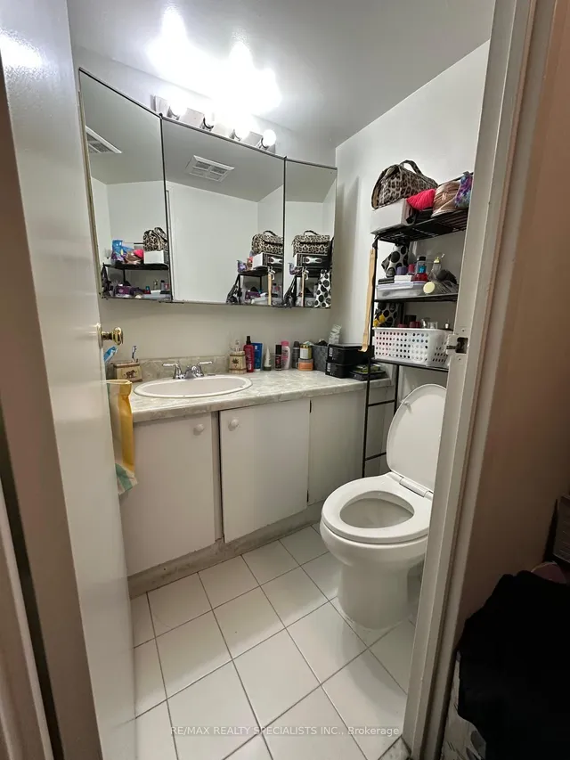 Additional property image - 3695 Kaneff Cres Unit 1602