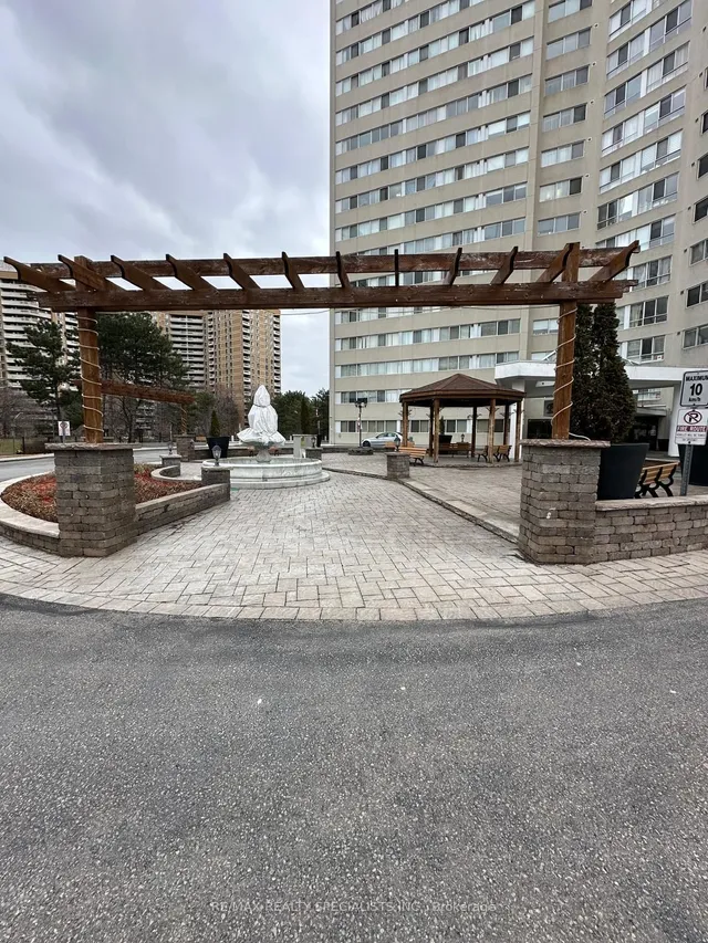 Additional property image - 3695 Kaneff Cres Unit 1602