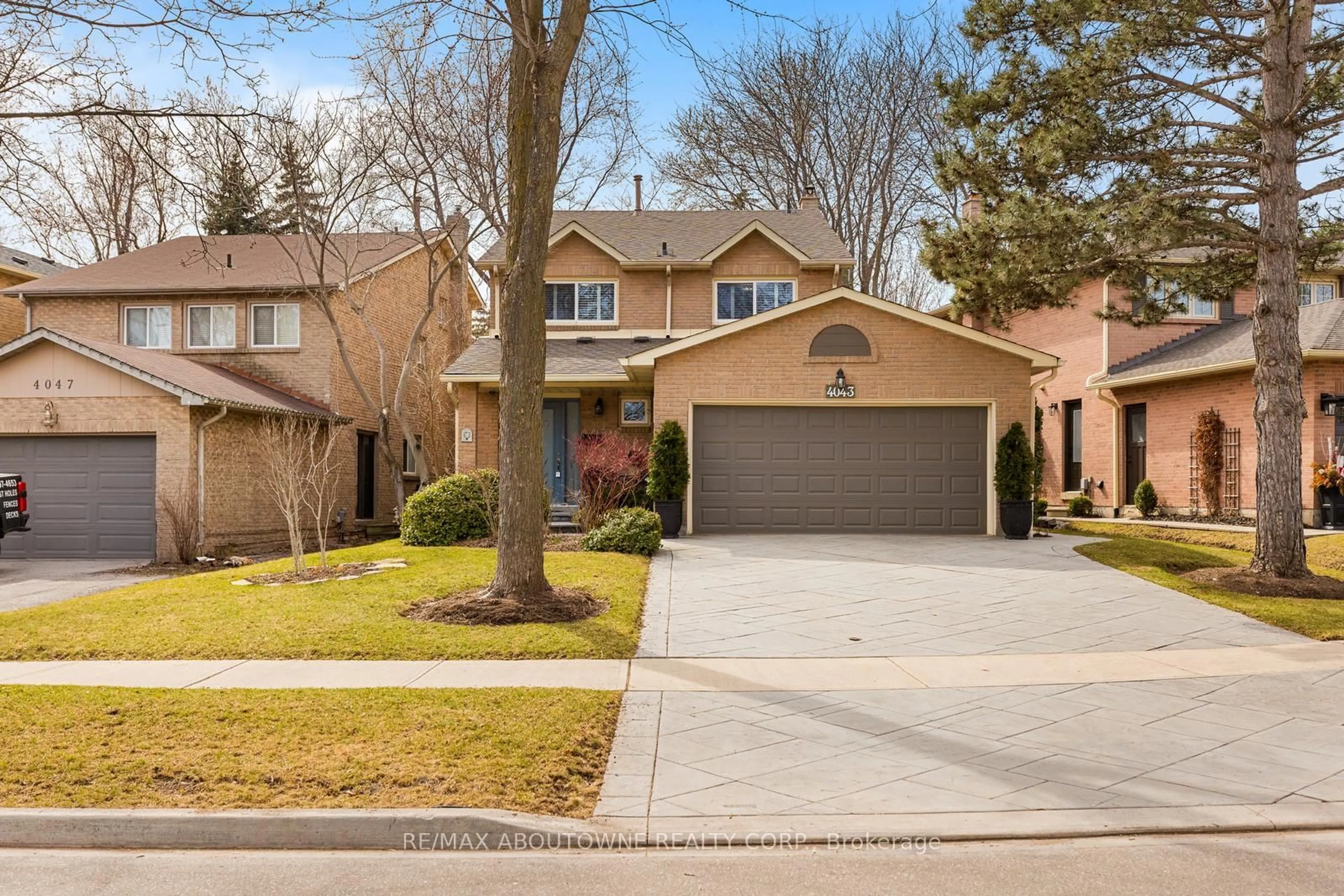 Home with brick exterior material, street for 4043 Trapper Cres, Mississauga Ontario L5L 3A7