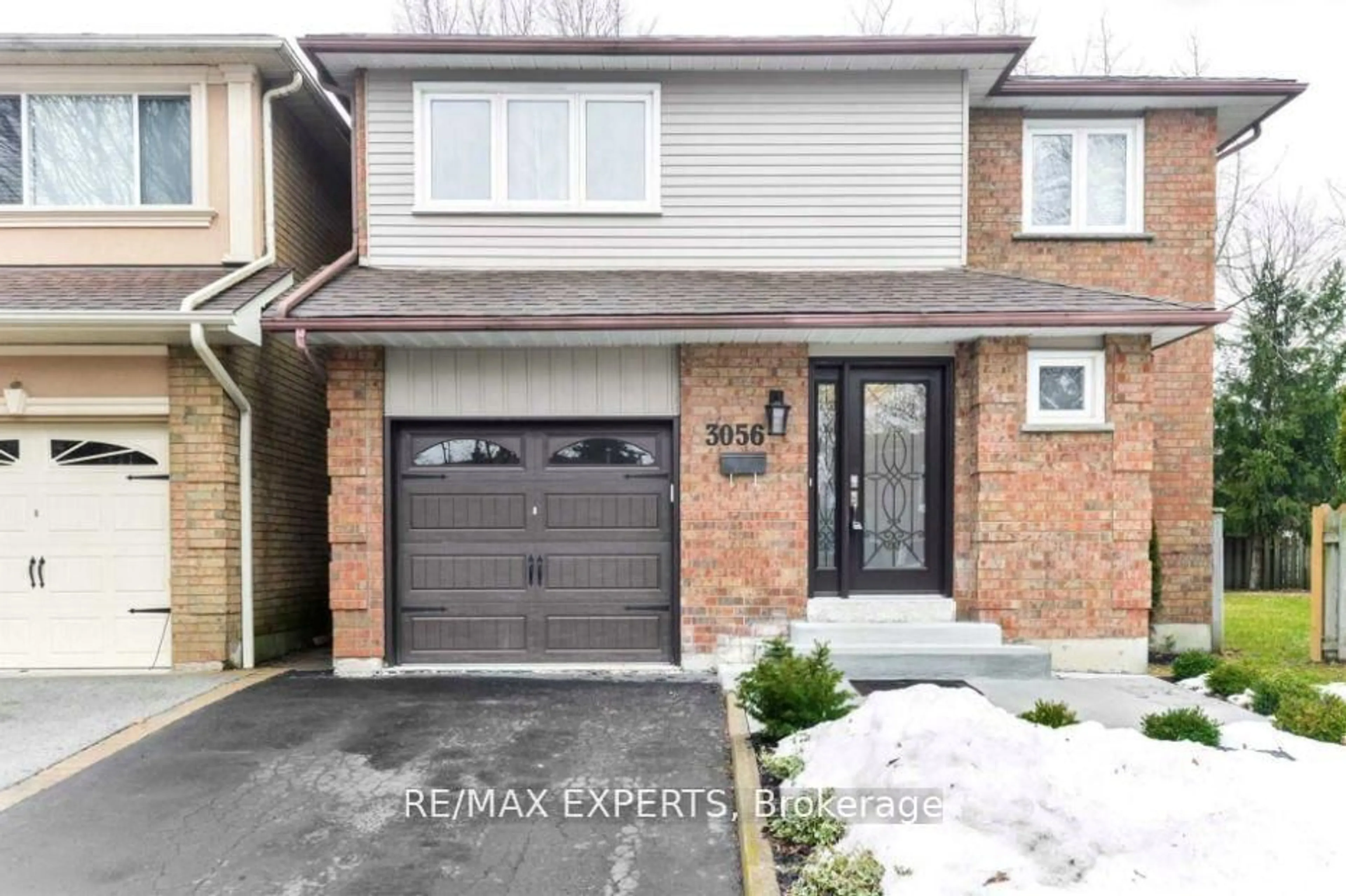 Home with brick exterior material, street for 3056 Mikeboro Crt, Mississauga Ontario L5A 4B5