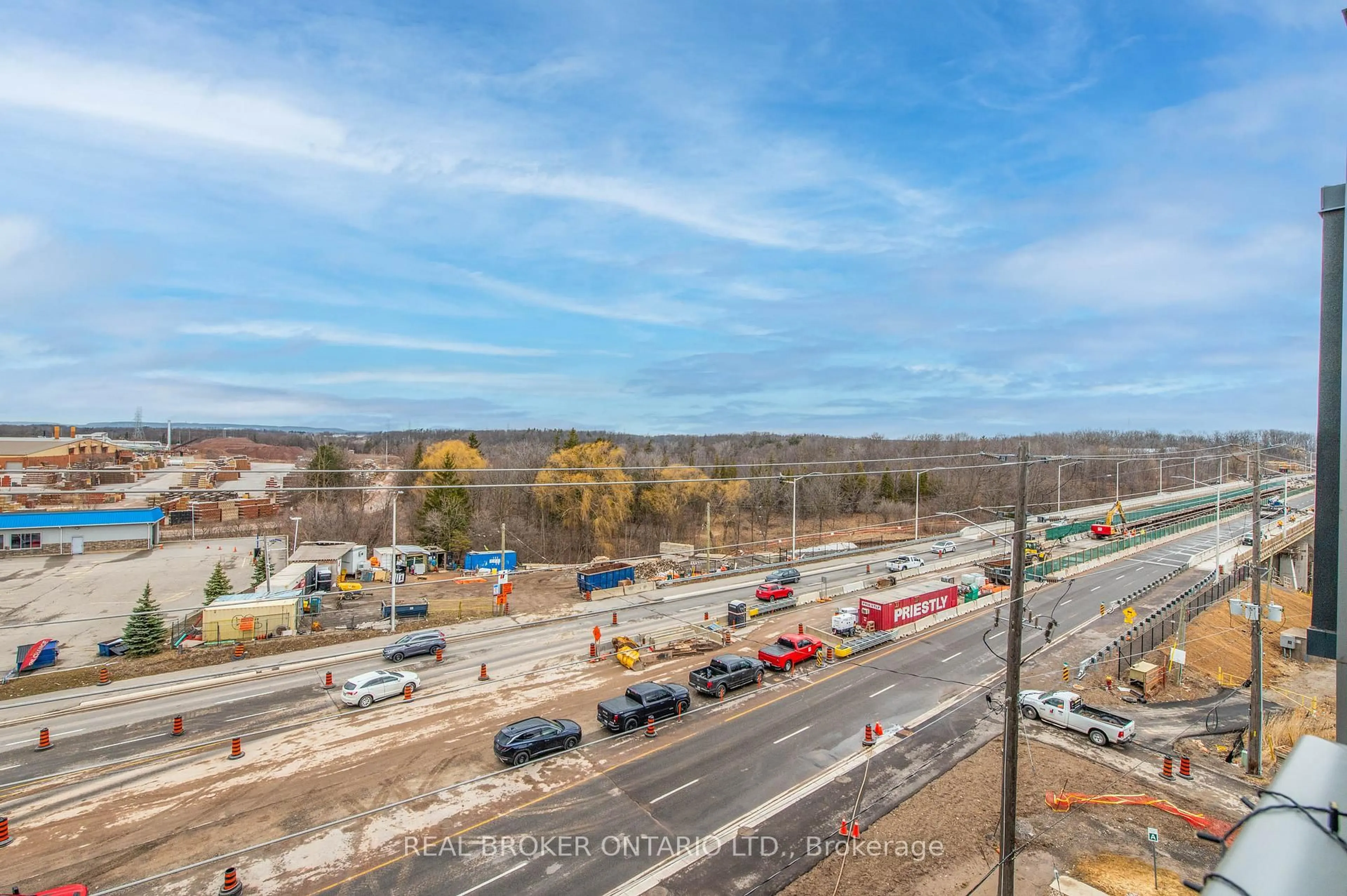 A pic from outside/outdoor area/front of a property/back of a property/a pic from drone, unknown for 5240 Dundas St #607, Burlington Ontario L7L 0J6