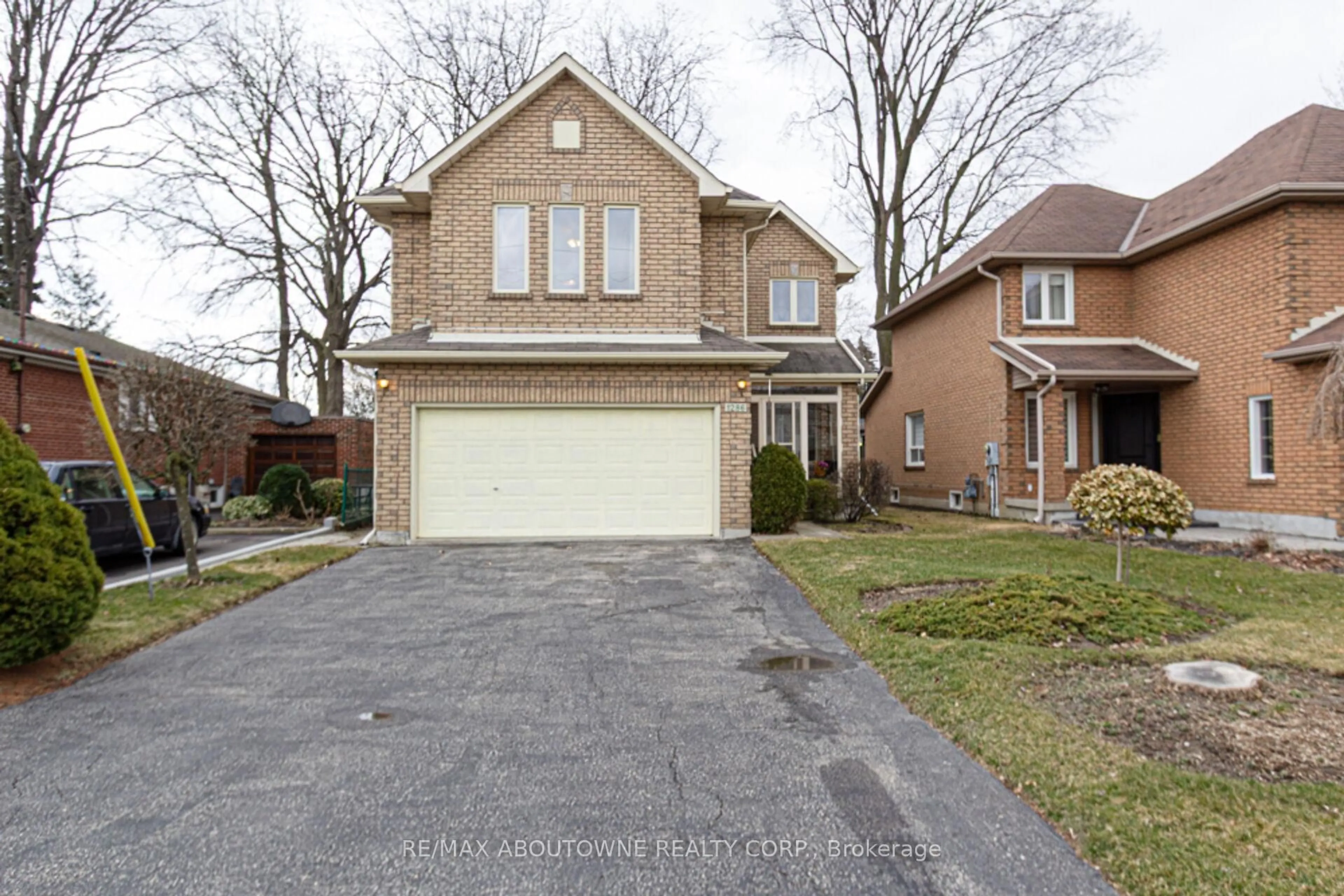 Home with brick exterior material, street for 1286 Meredith Ave, Mississauga Ontario L5E 2E5