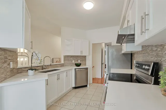 Additional property image - 176 Manitoba St Unit 7