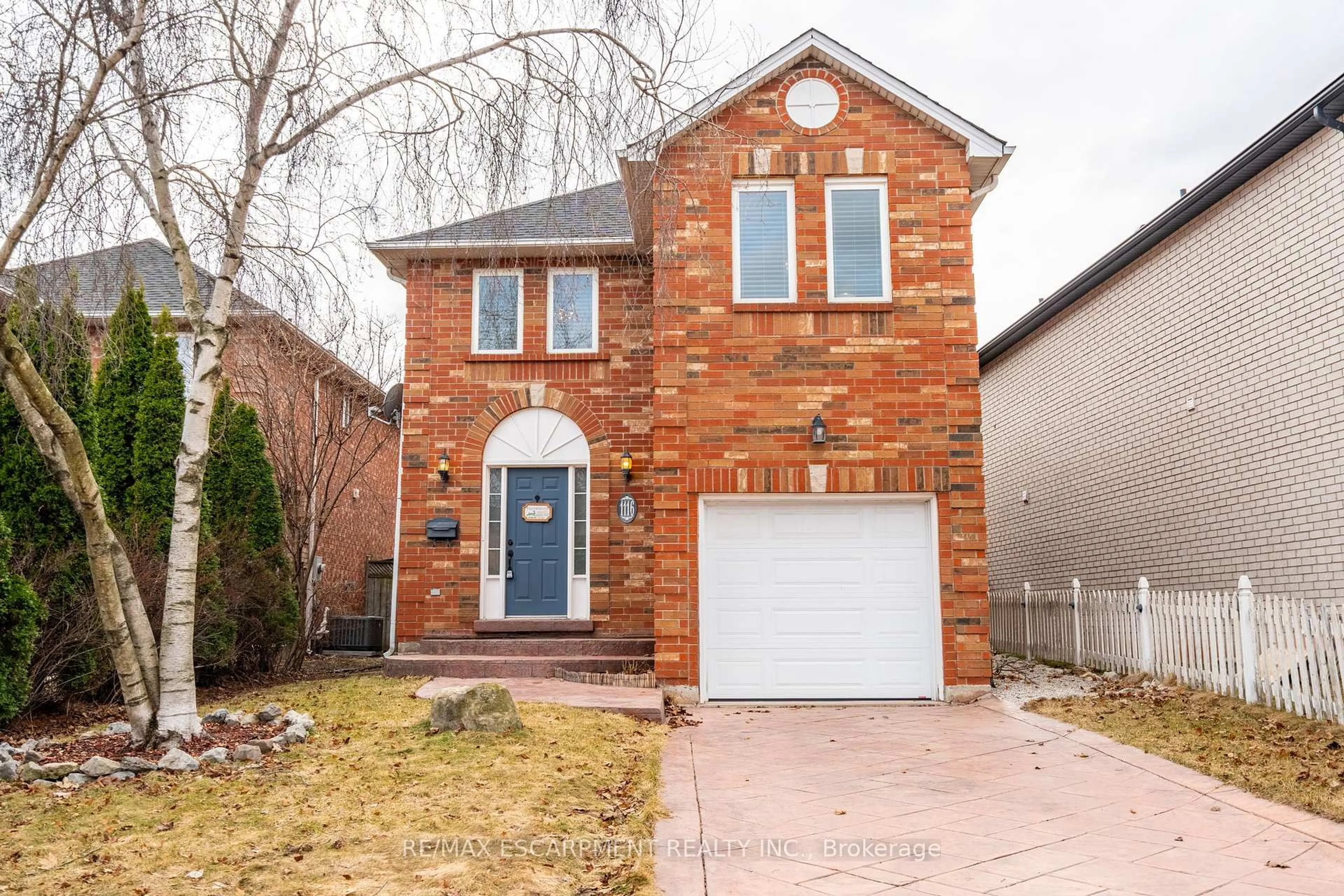 Home with brick exterior material, street for 1116 Cedarwood Pl, Burlington Ontario L7T 4K6